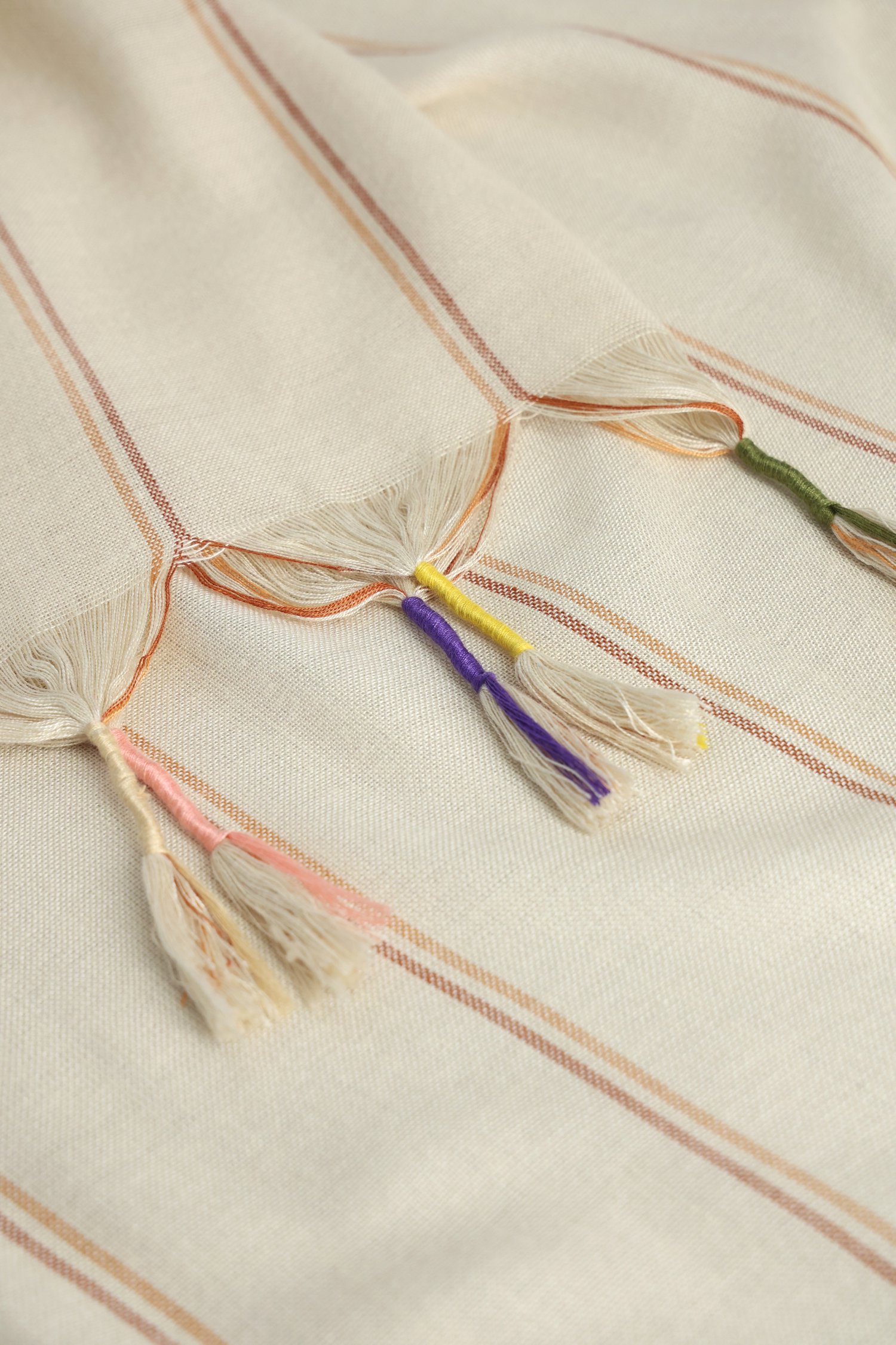 Photo produit 1 de Foulard beige à rayures de Liberty Loving nature pour Femmes