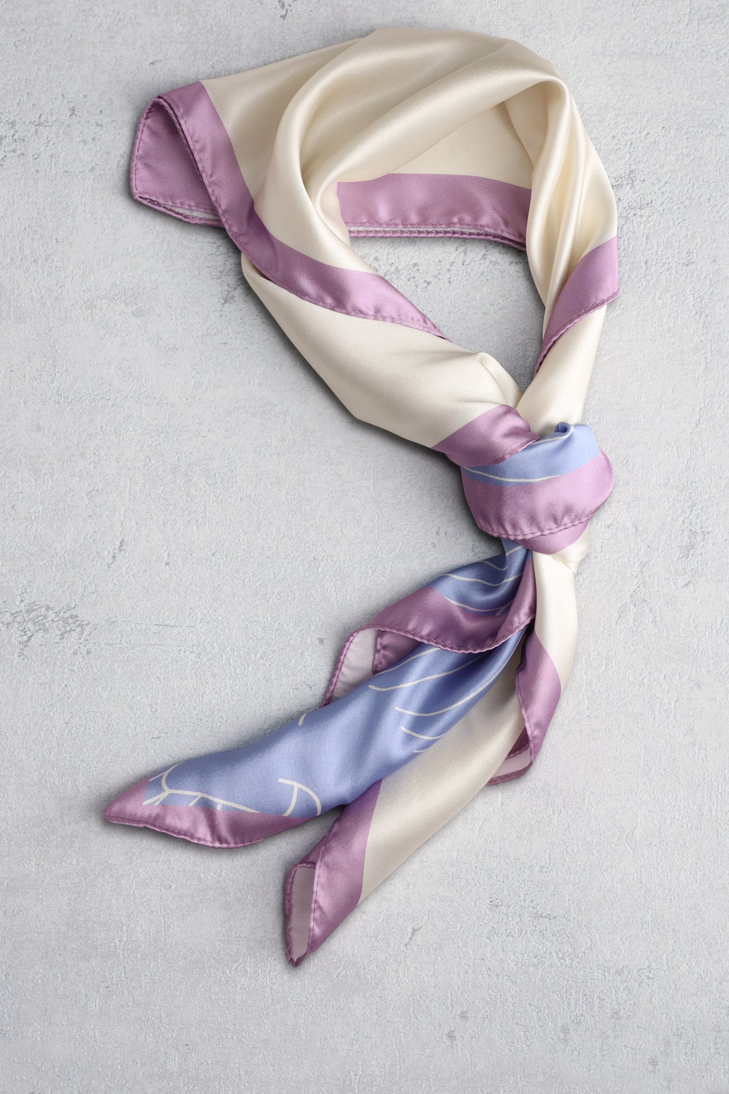 Foulard fin à motif floral violettes et bleues de D'Auvry pour Femmes