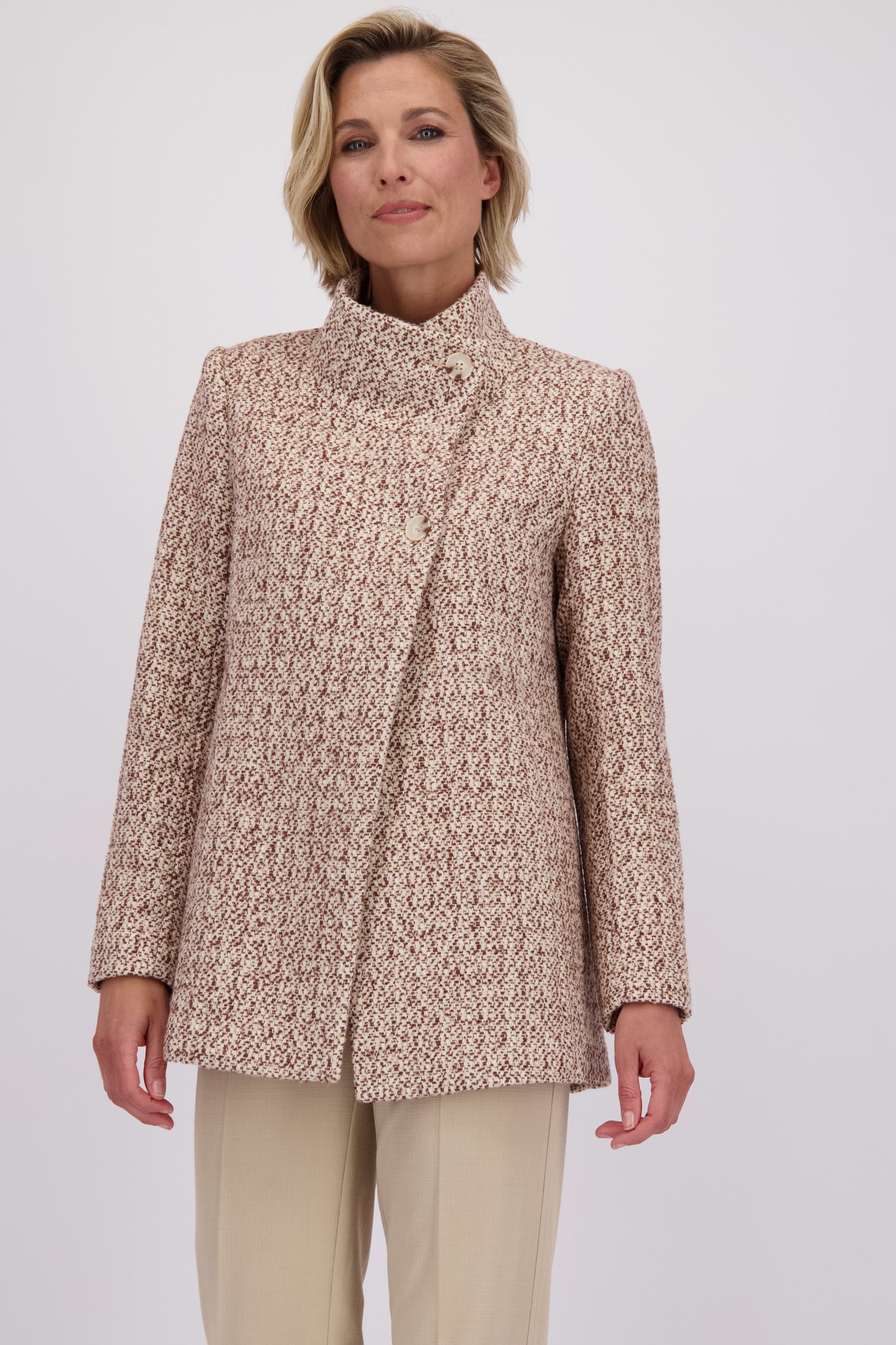 Voorkant van Gebreide mantel door Claude Arielle voor Dames