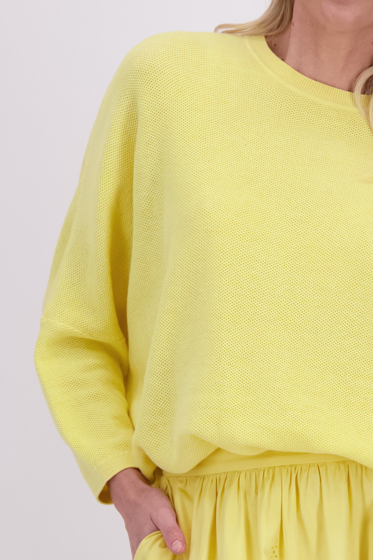 Detail van Gele trui  door AC by Annelien Coorevits voor Dames