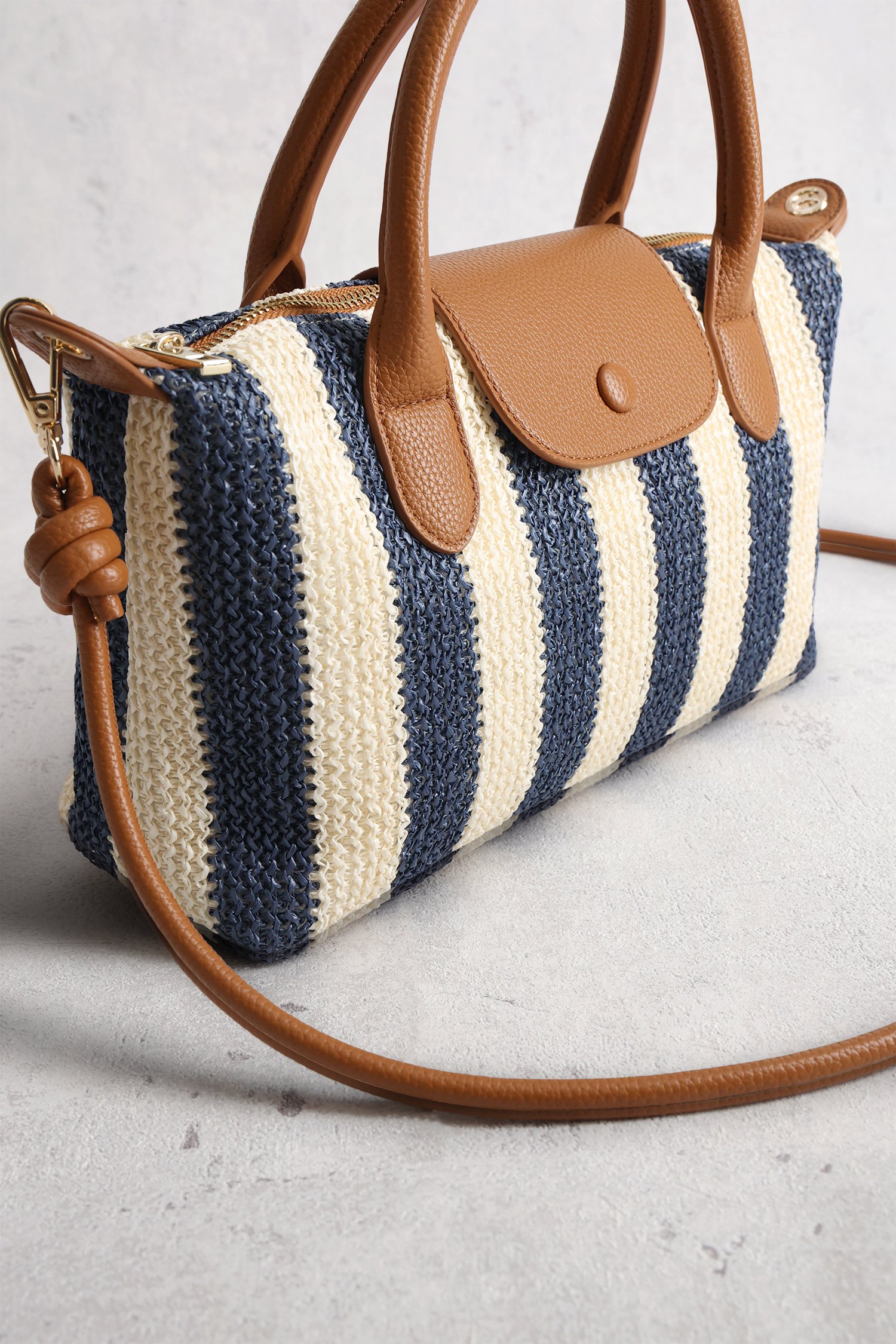 Productfoto 1 van Gevlochten handtas met blauw-wit gestreept motief door Liberty Island voor Dames