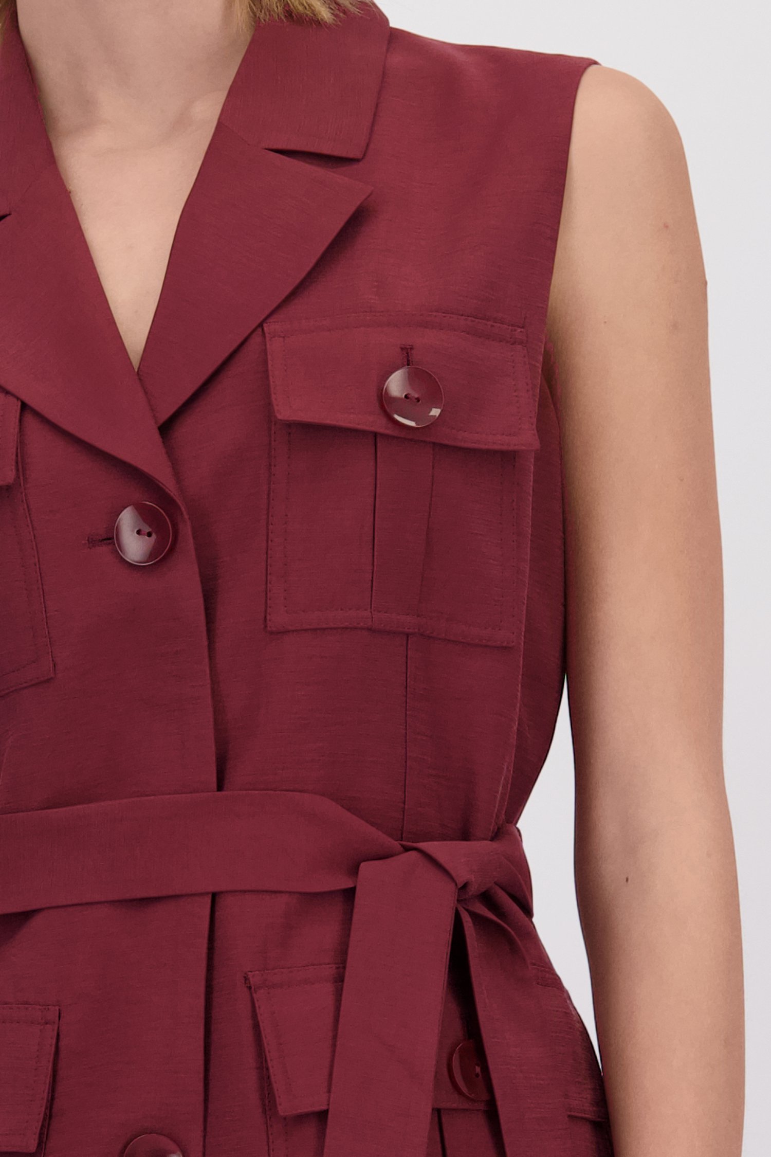 Détail de Gilet bordeaux sans manches de D'Auvry pour Femmes