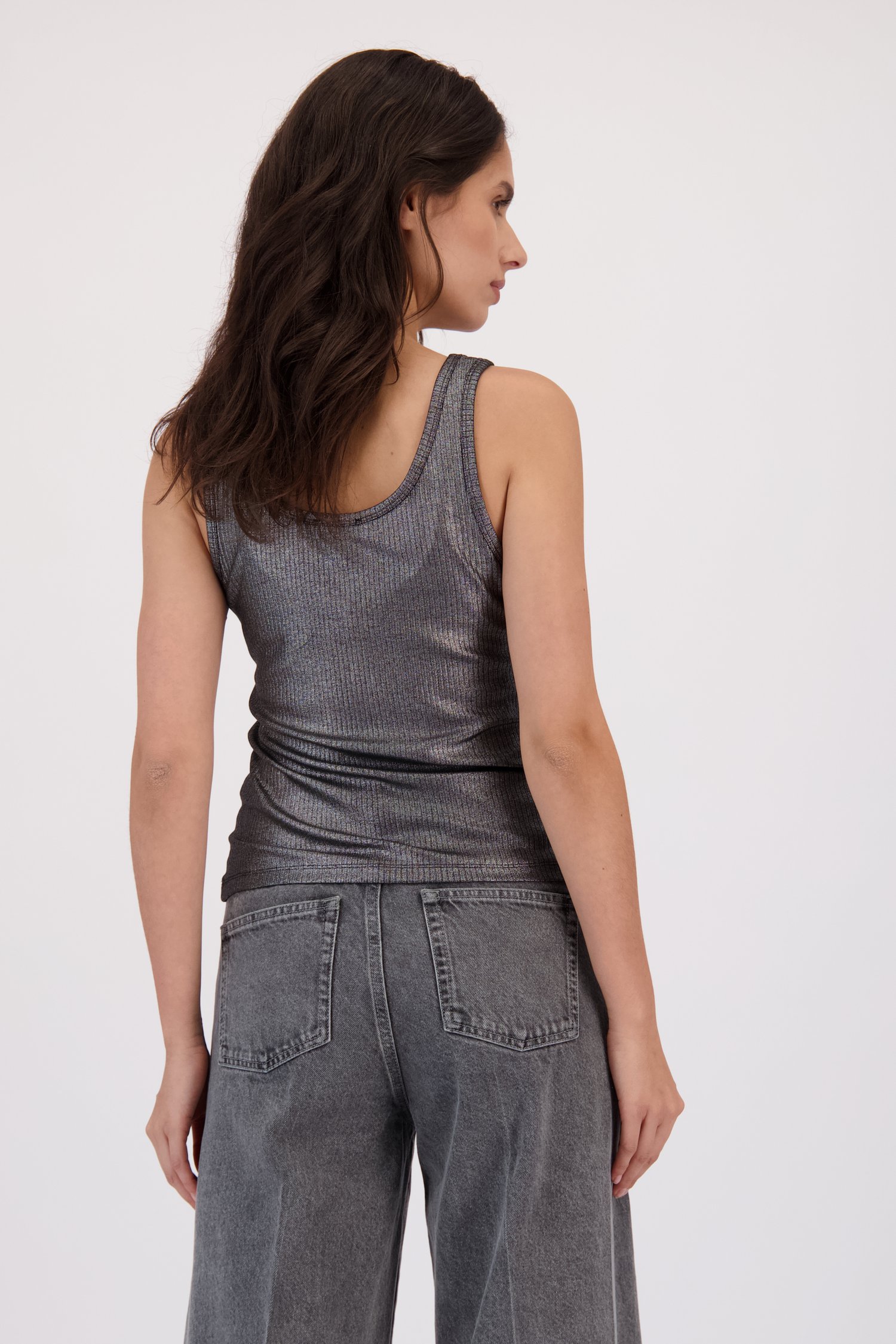 Achterkant van Grijs glitterend topje met ronde hals  door Louise voor Dames