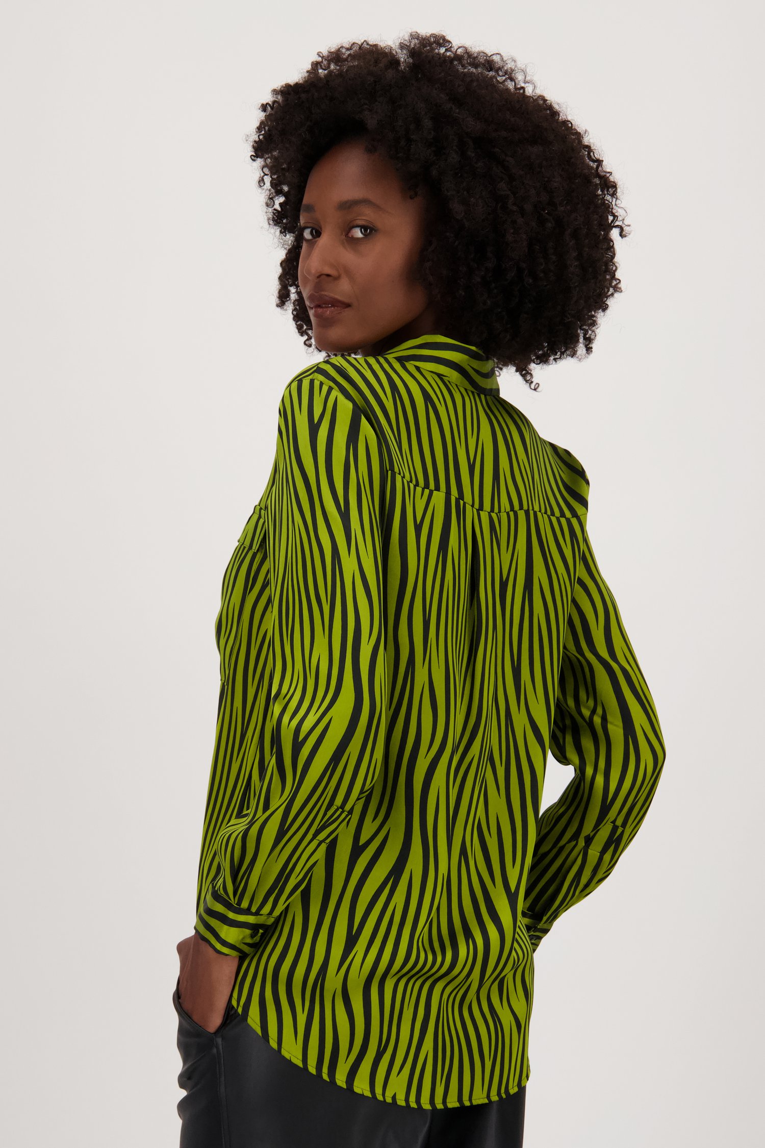 Groene blouse met animal print - zijdelook van JDY voor Dames