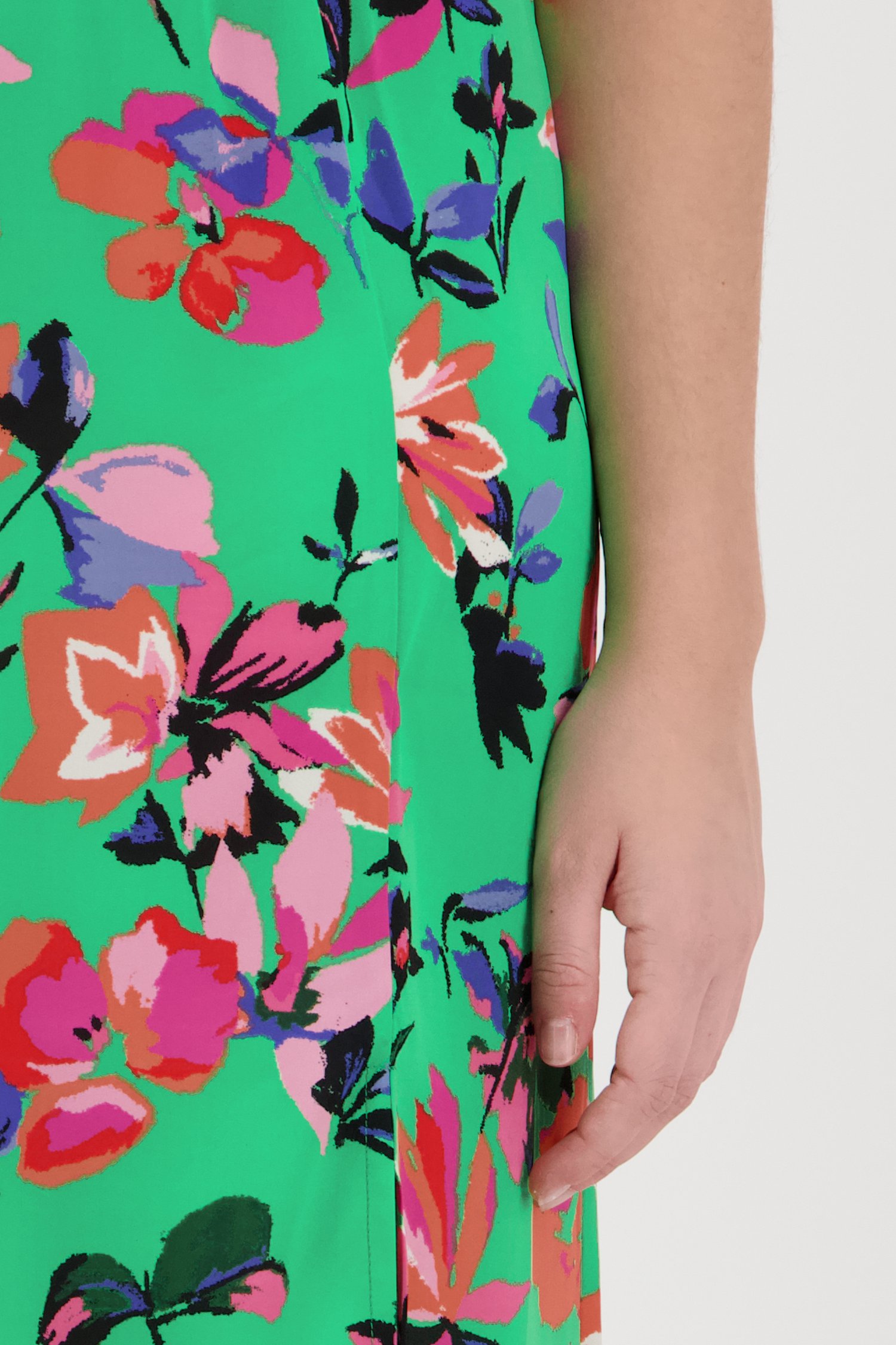 Groene rok met kleurrijke bloemenprint van Only Carmakoma voor Dames