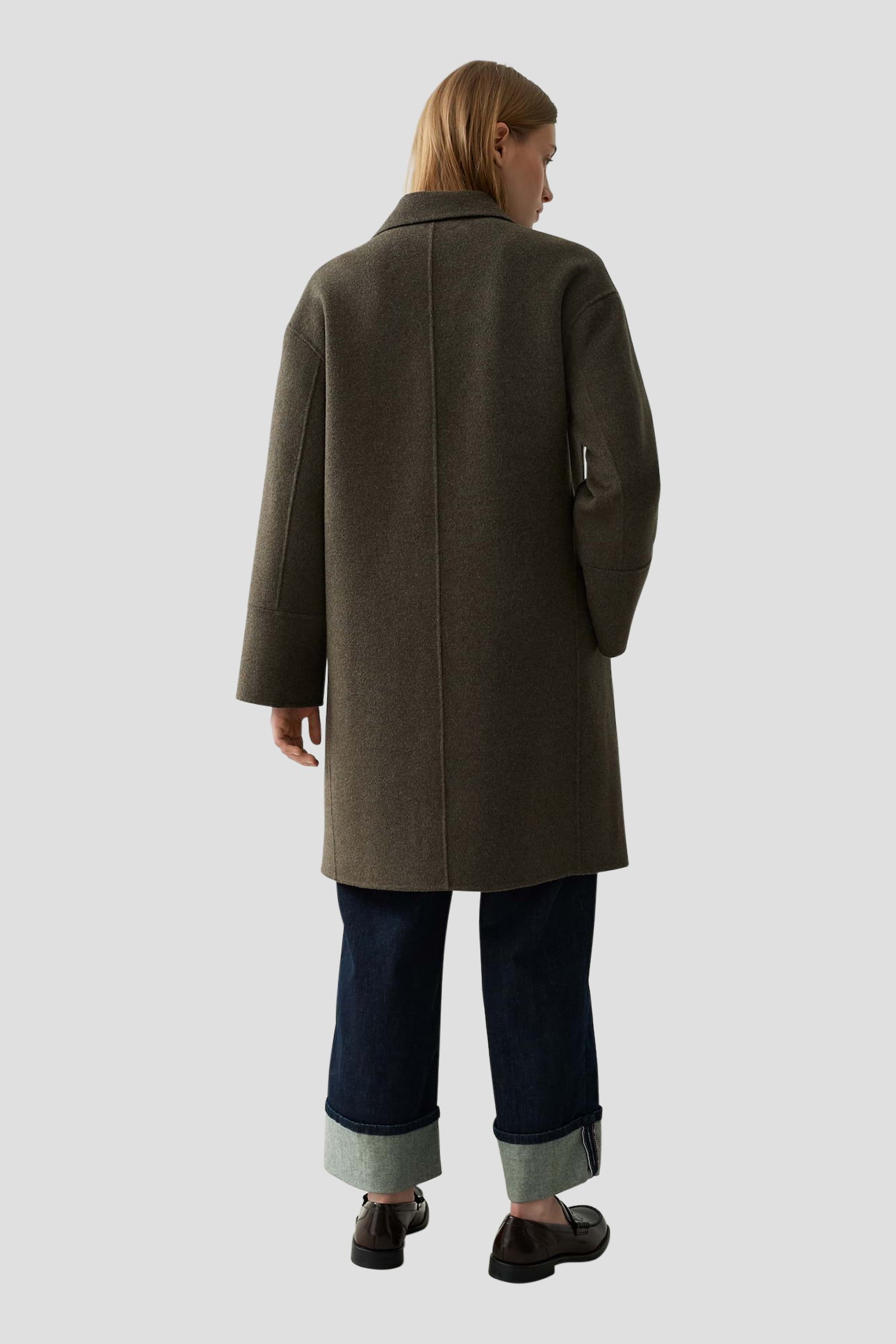 Achterkant van Halflange bruine mantel door Opus voor Dames