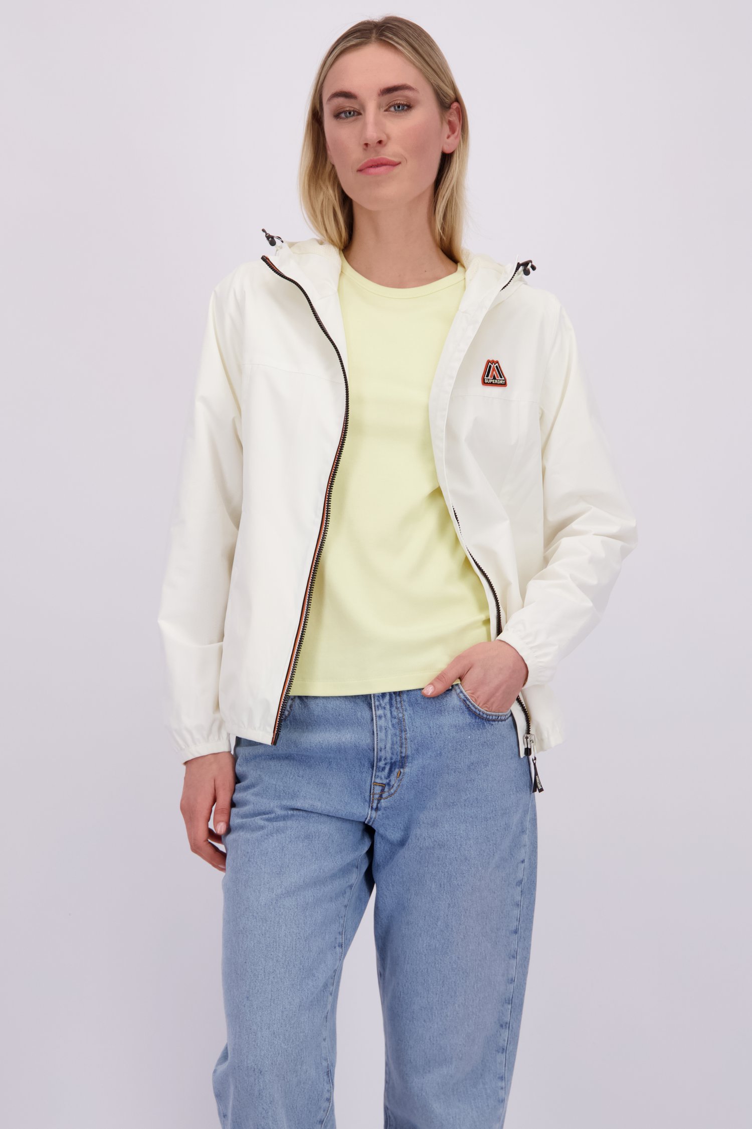 Le devant de Imperméable blanc de Superdry pour Femmes