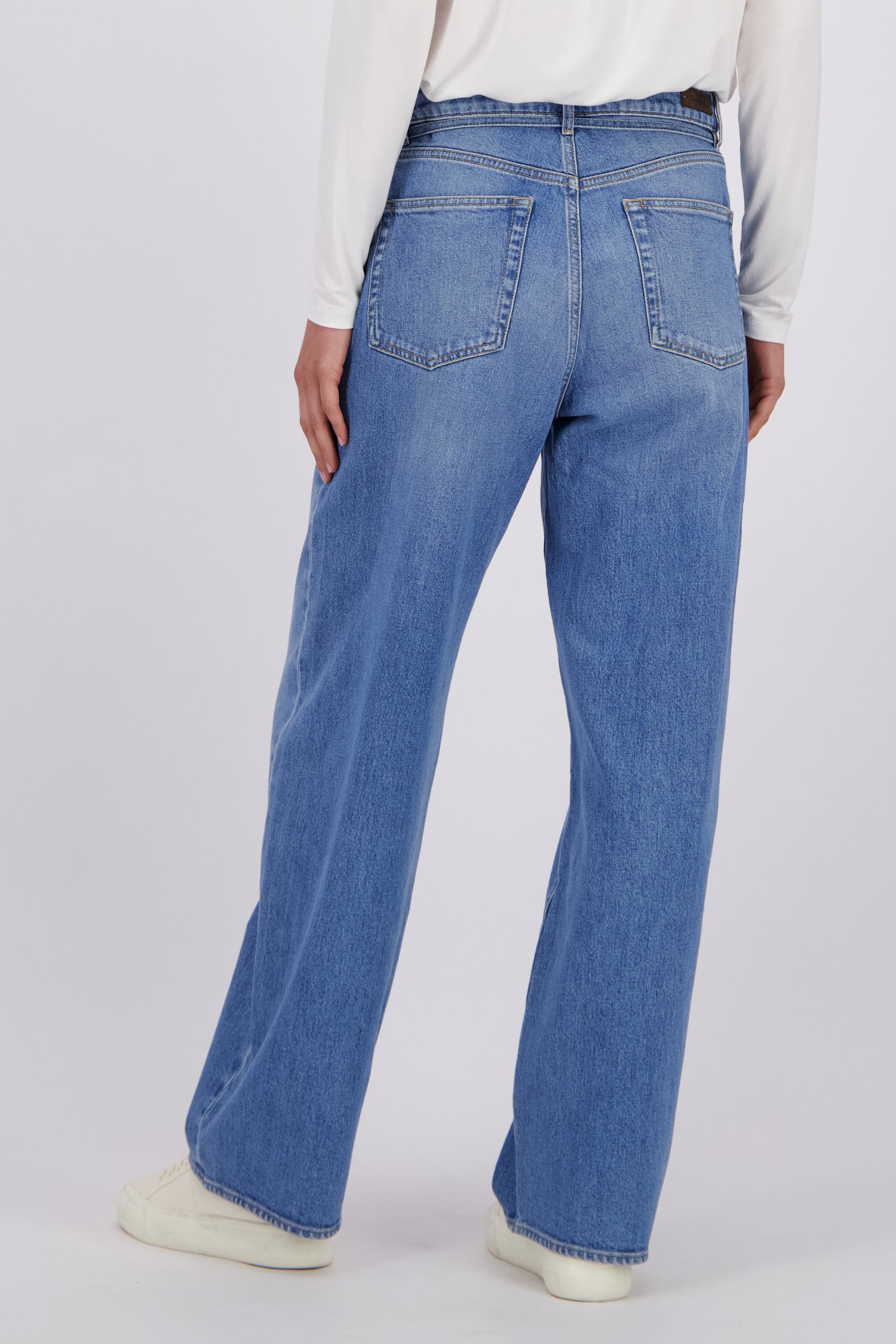 Le dos de Jean bleu avec lien à nouer – Wide leg fit de Liberty Island Denim pour Femmes