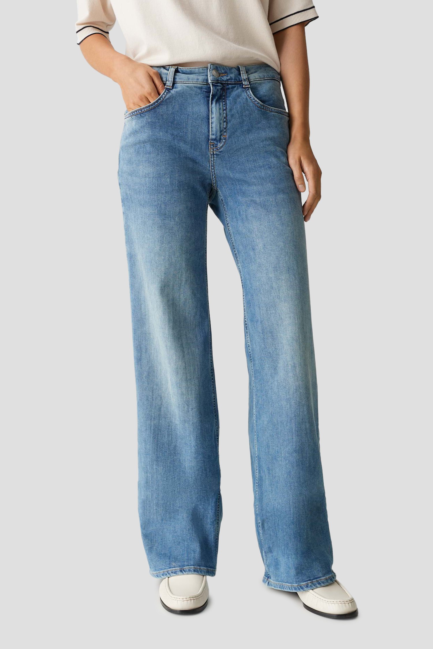 Le dos de Jean bleu clair - Coupe wide leg de Opus pants pour Femmes