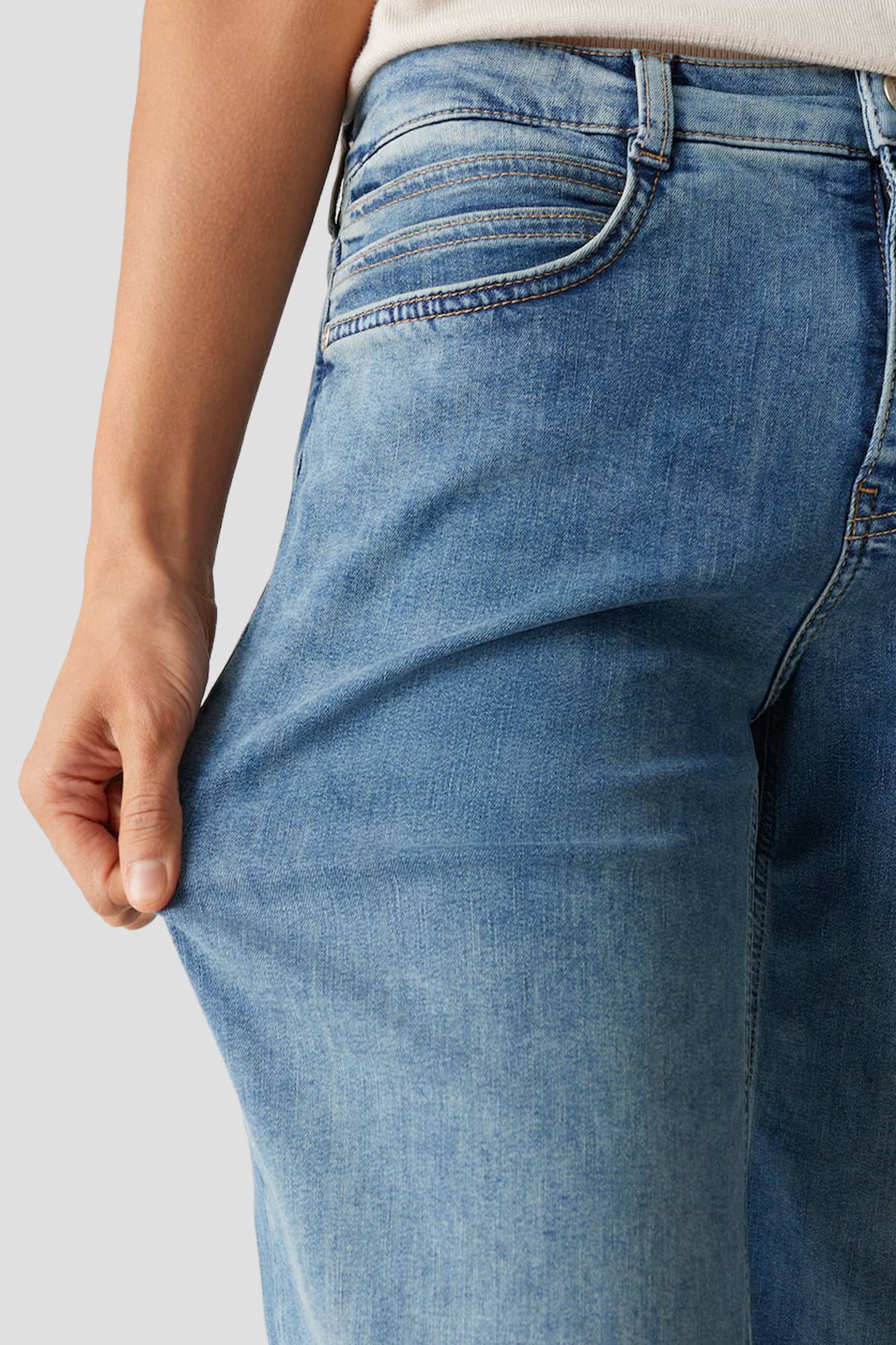 Photo supplémentaire 1 de Jean bleu clair - Coupe wide leg de Opus pants pour Femmes