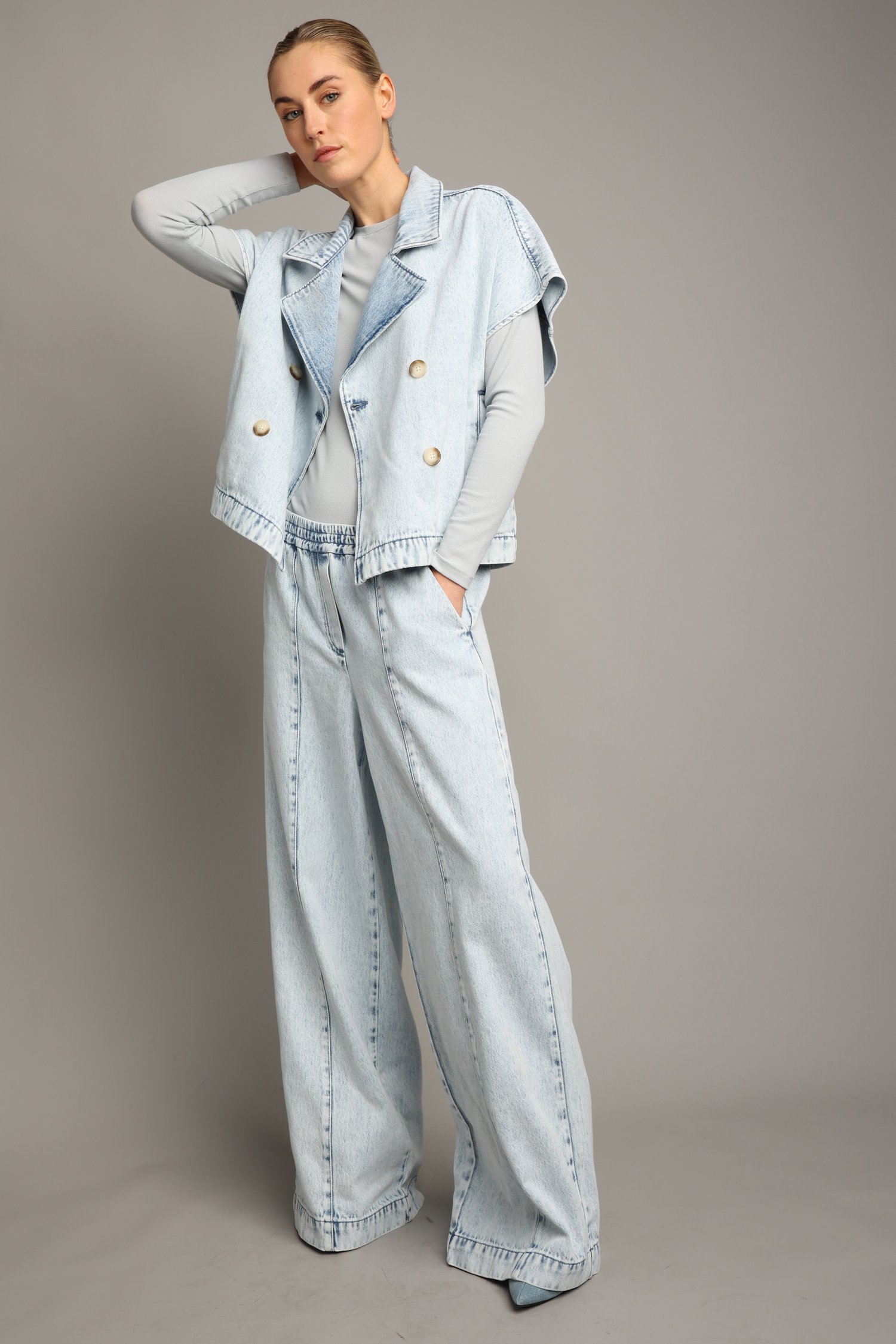 Le devant de Jean bleu clair large à taille élastique de Liberty Island Denim pour Femmes