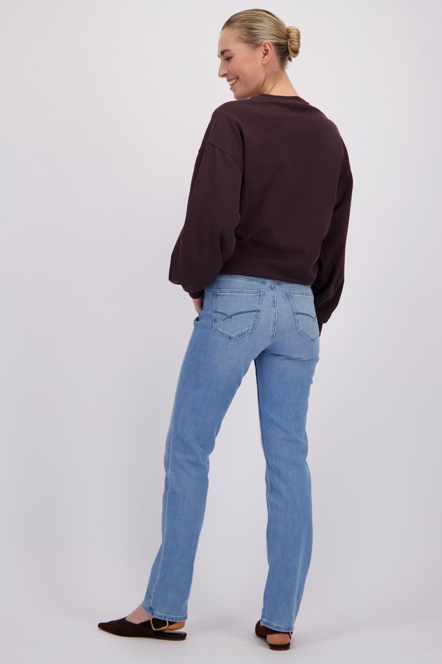 Photo supplémentaire 2 de Jean bleu clair - Tammy - Straight fit - L32 de Liberty Island Denim pour Femmes