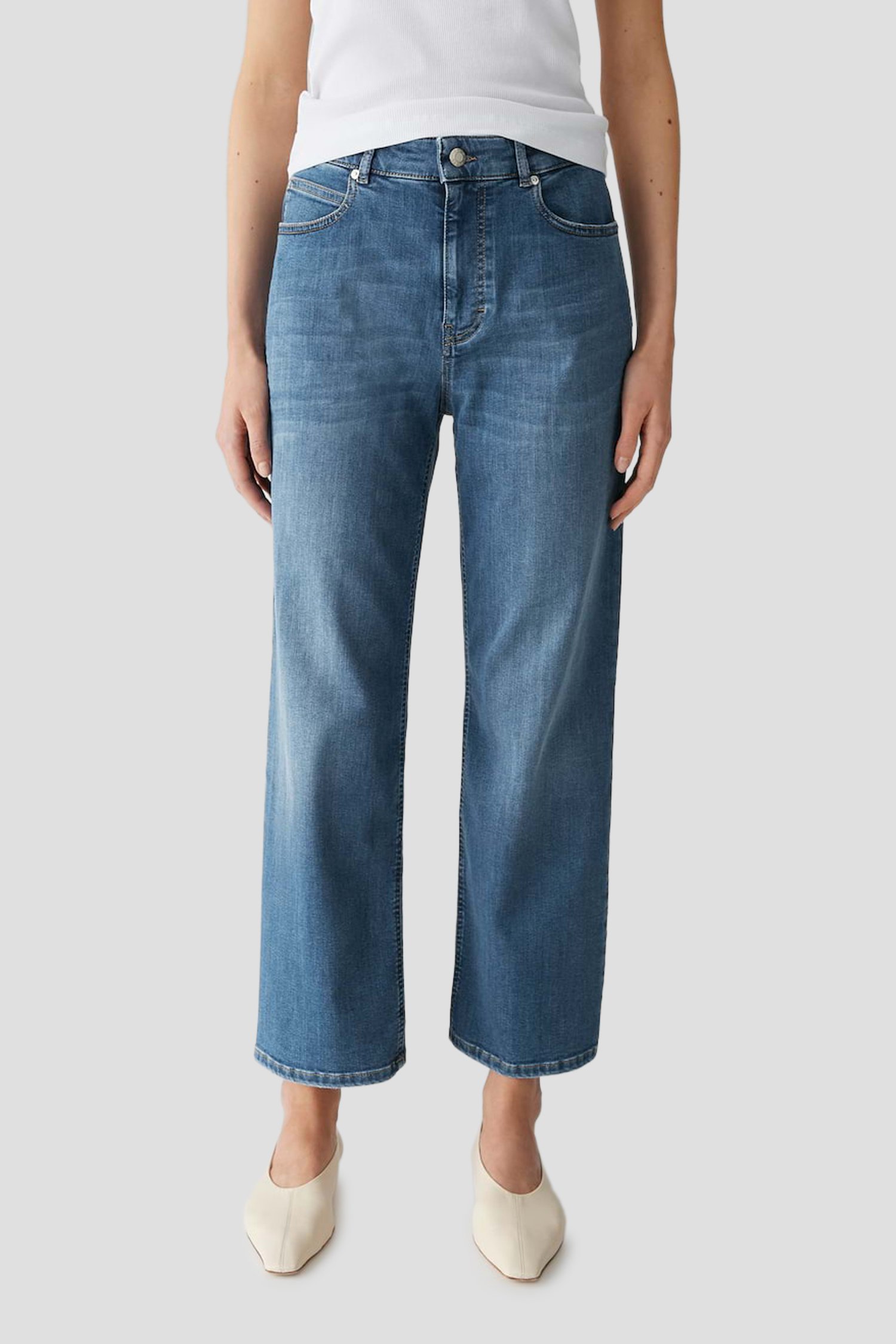 Le dos de Jean bleu – coupe straight de Opus pants pour Femmes