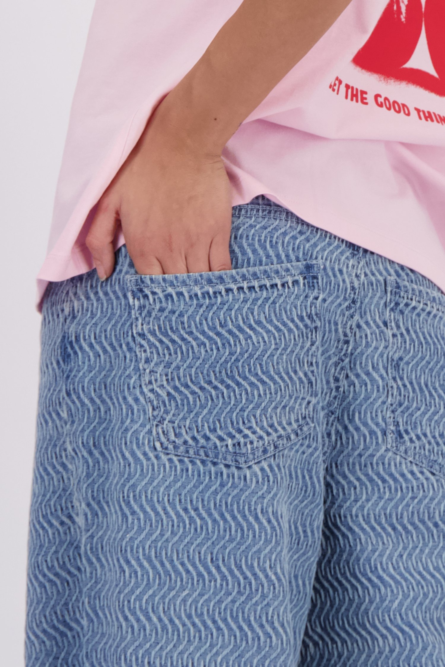 Détail de Jean bleu large à structure de JDY pour Femmes