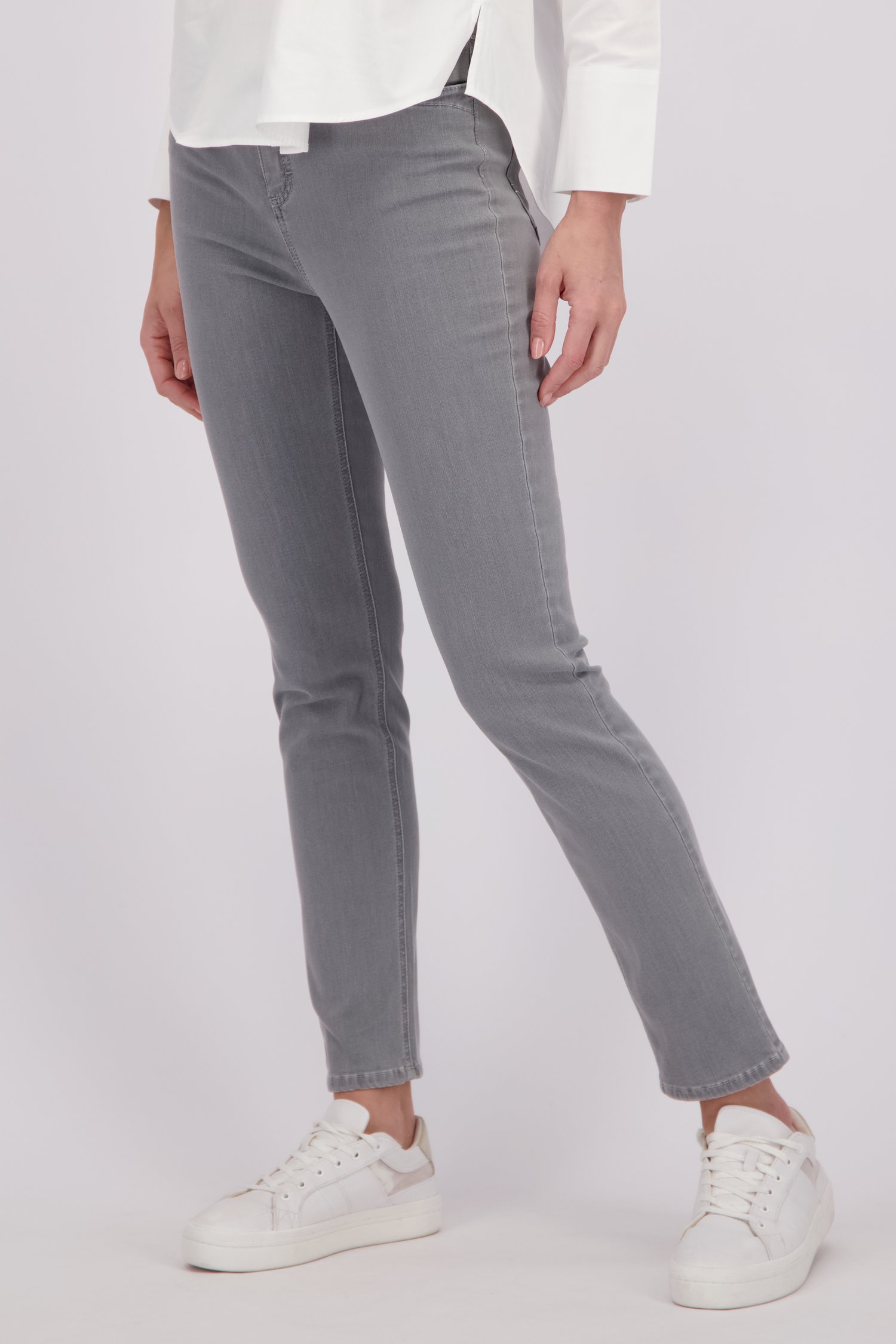 Jean gris avec stretch et taille élastiquée de Claude Arielle pour Femmes