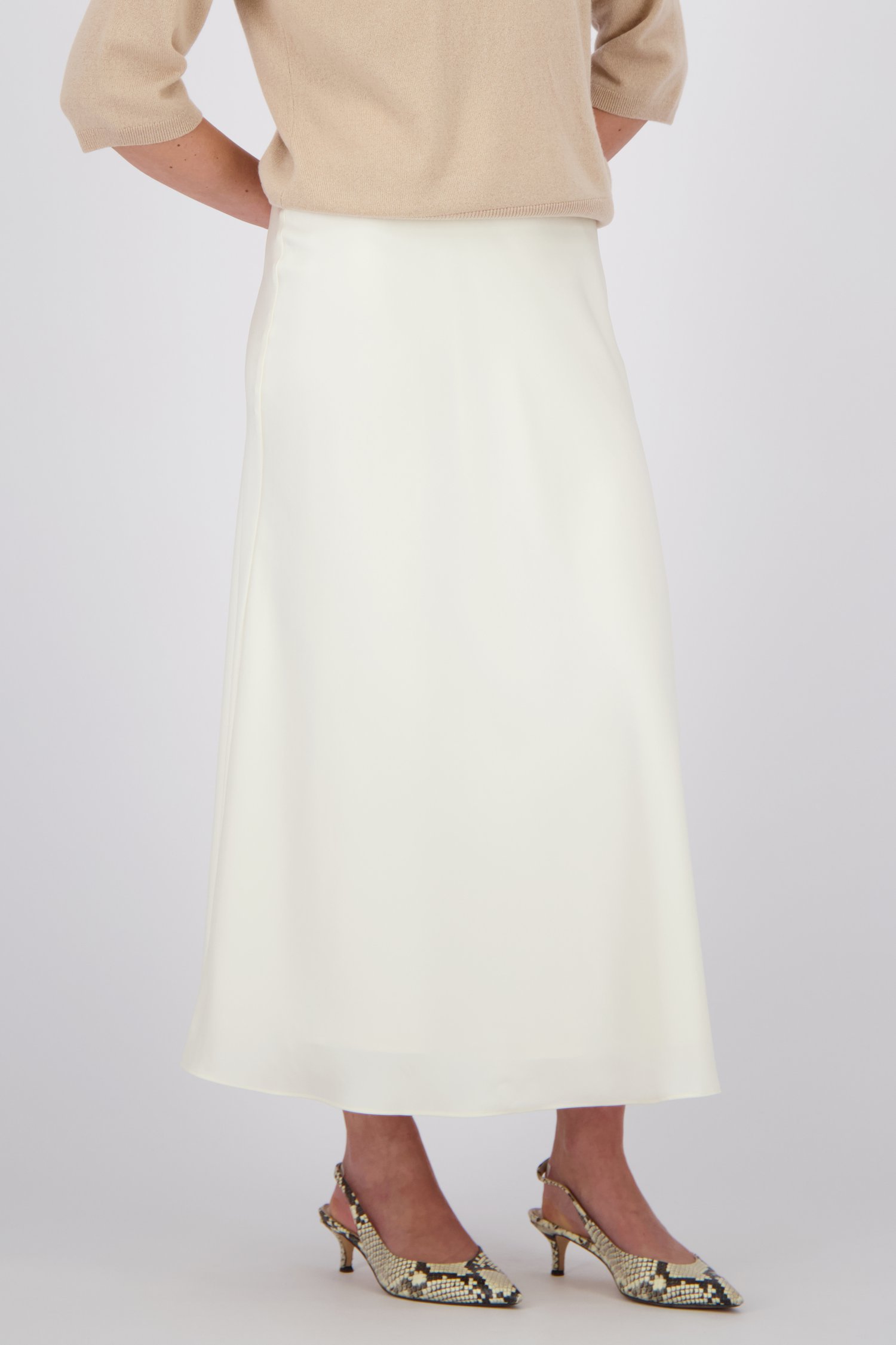 Le dos de Jupe écrue brillante de D'Auvry Studio pour Femmes