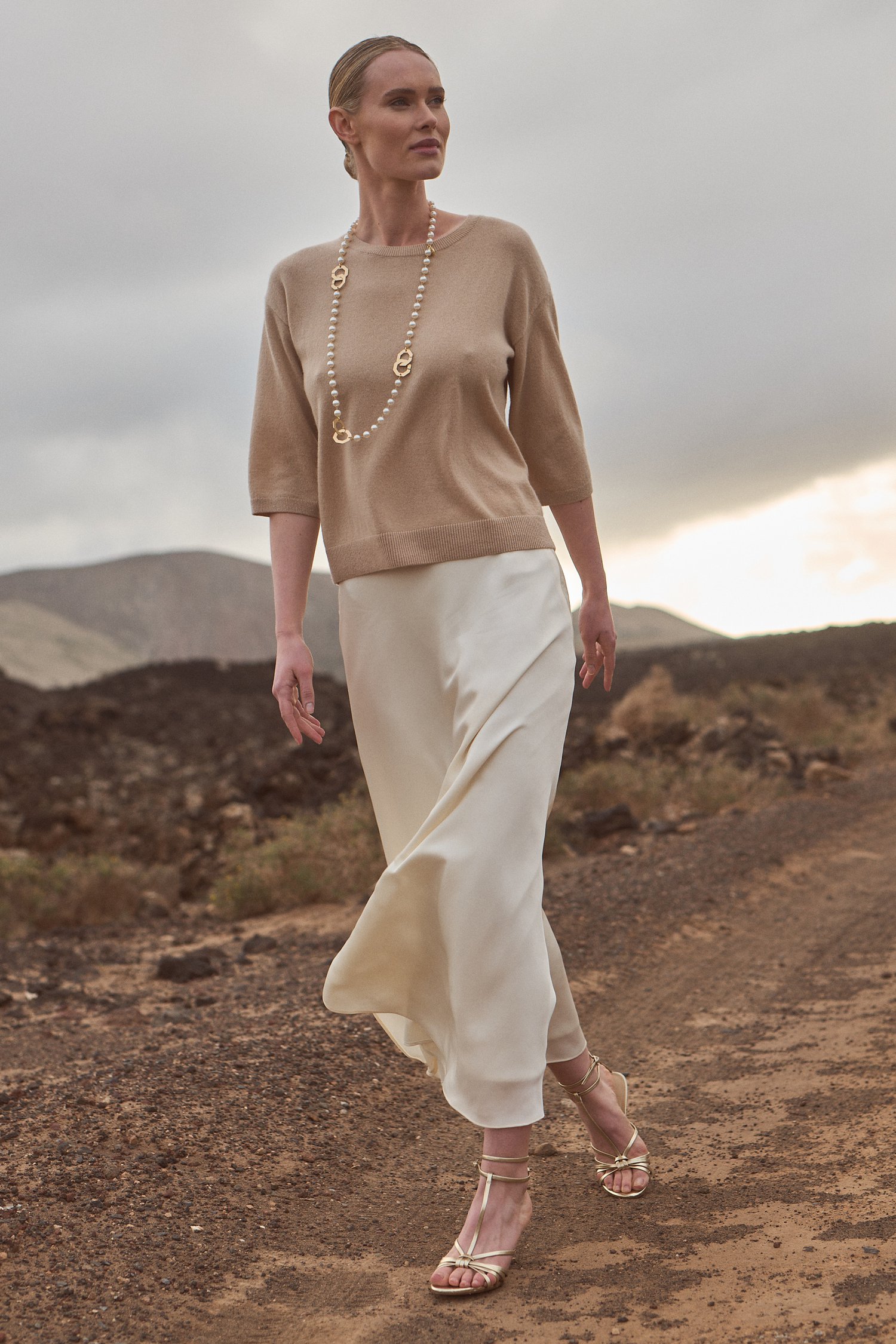 Photo supplémentaire 2 de Jupe écrue brillante de D'Auvry Studio pour Femmes