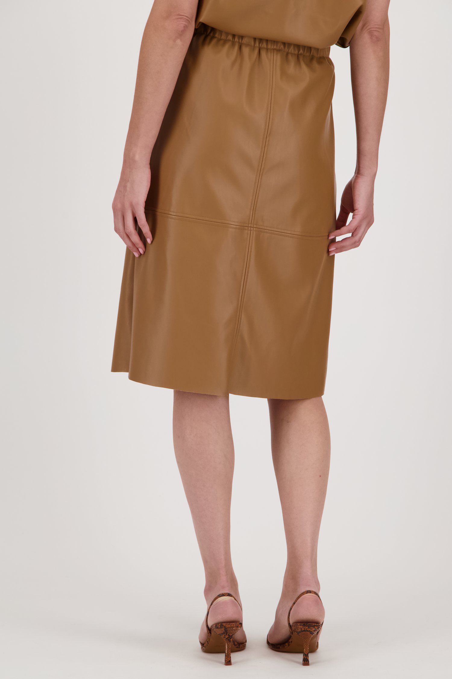 Jupe mi-longue à l'aspect cuir marron de JDY pour Femmes