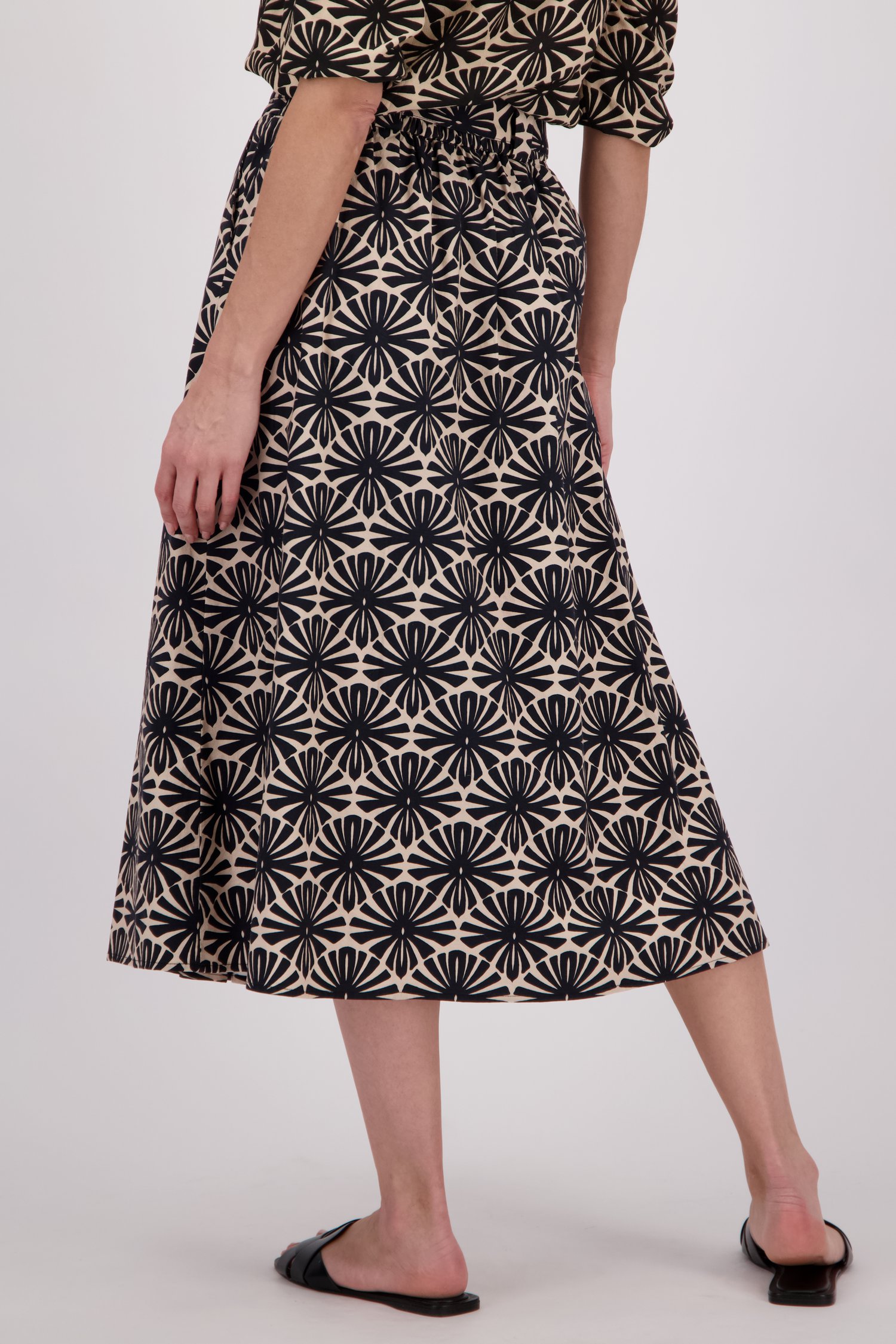 Jupe midi beige avec imprimé floral noir de More & More pour Femmes