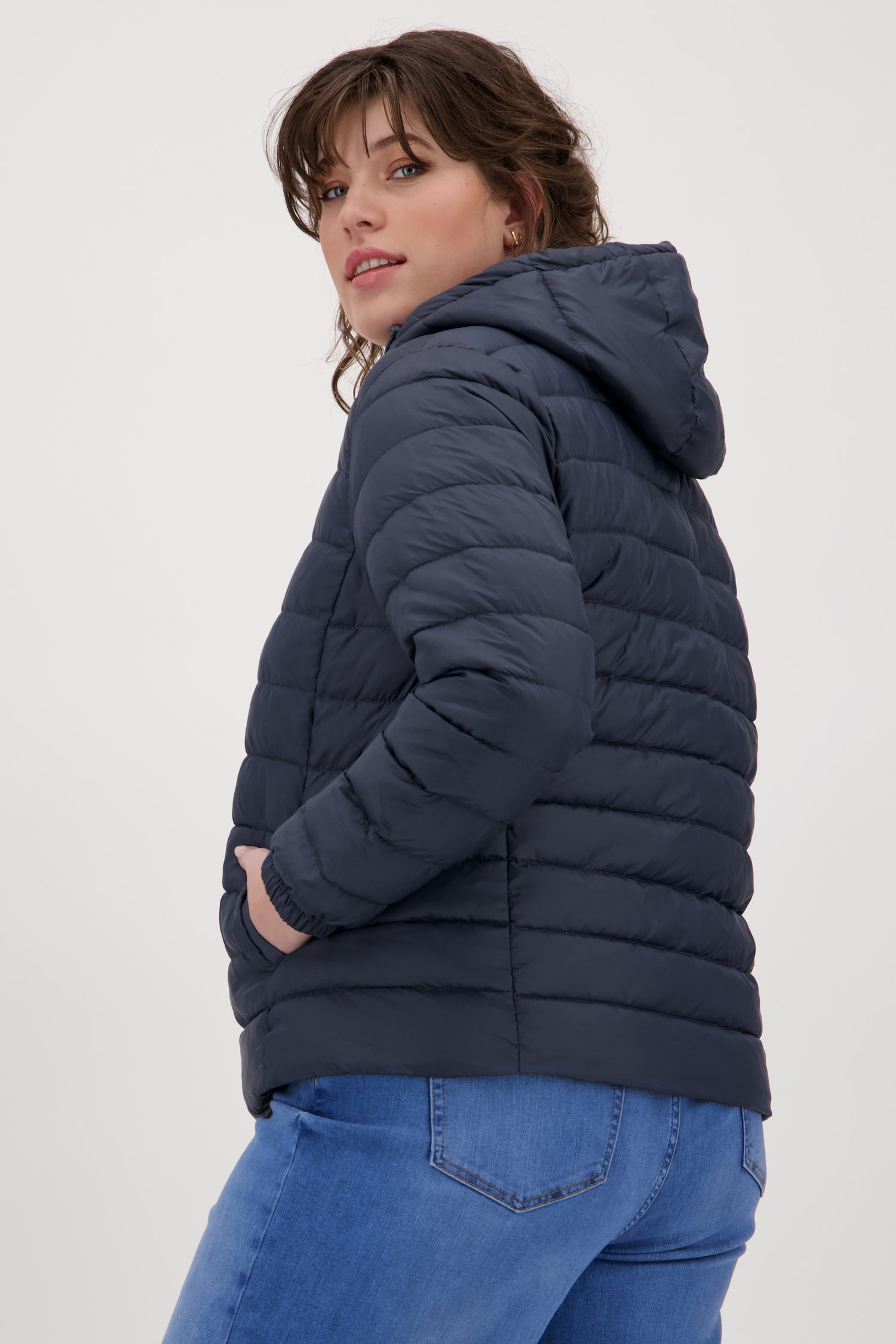 Kort donkerblauw puffer jacket van Only Carmakoma voor Dames
