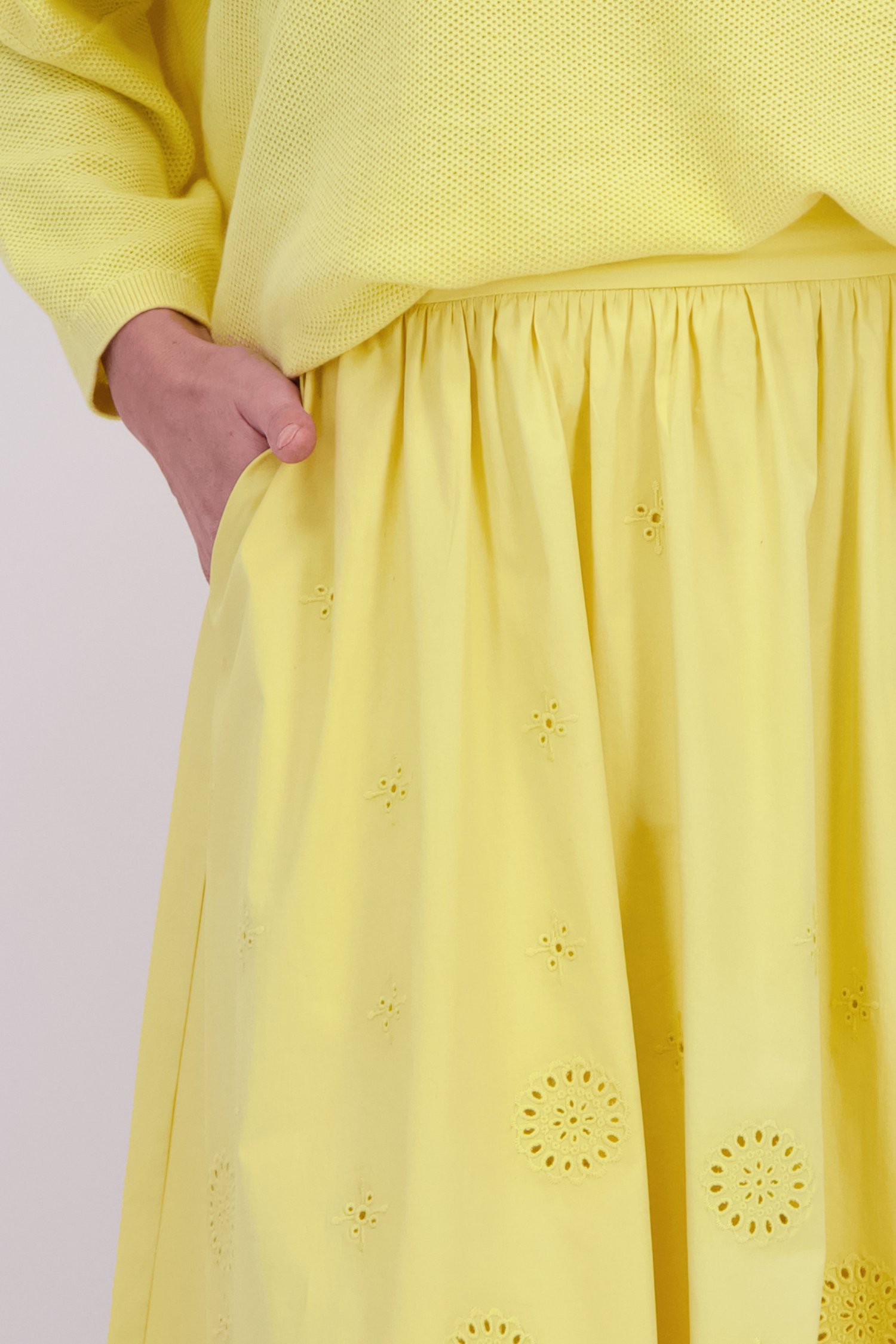 Detail van Lange gele rok door AC by Annelien Coorevits voor Dames