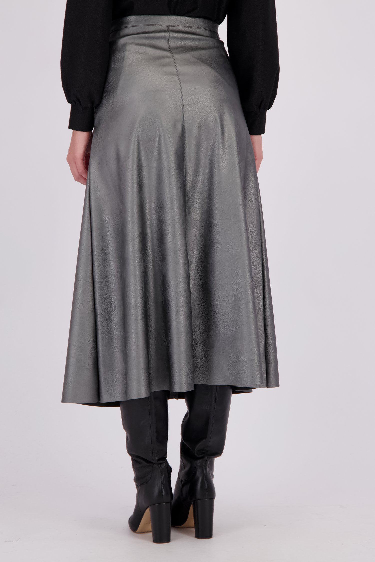 Achterkant van Lange grijze rok in leather look door Geisha voor Dames