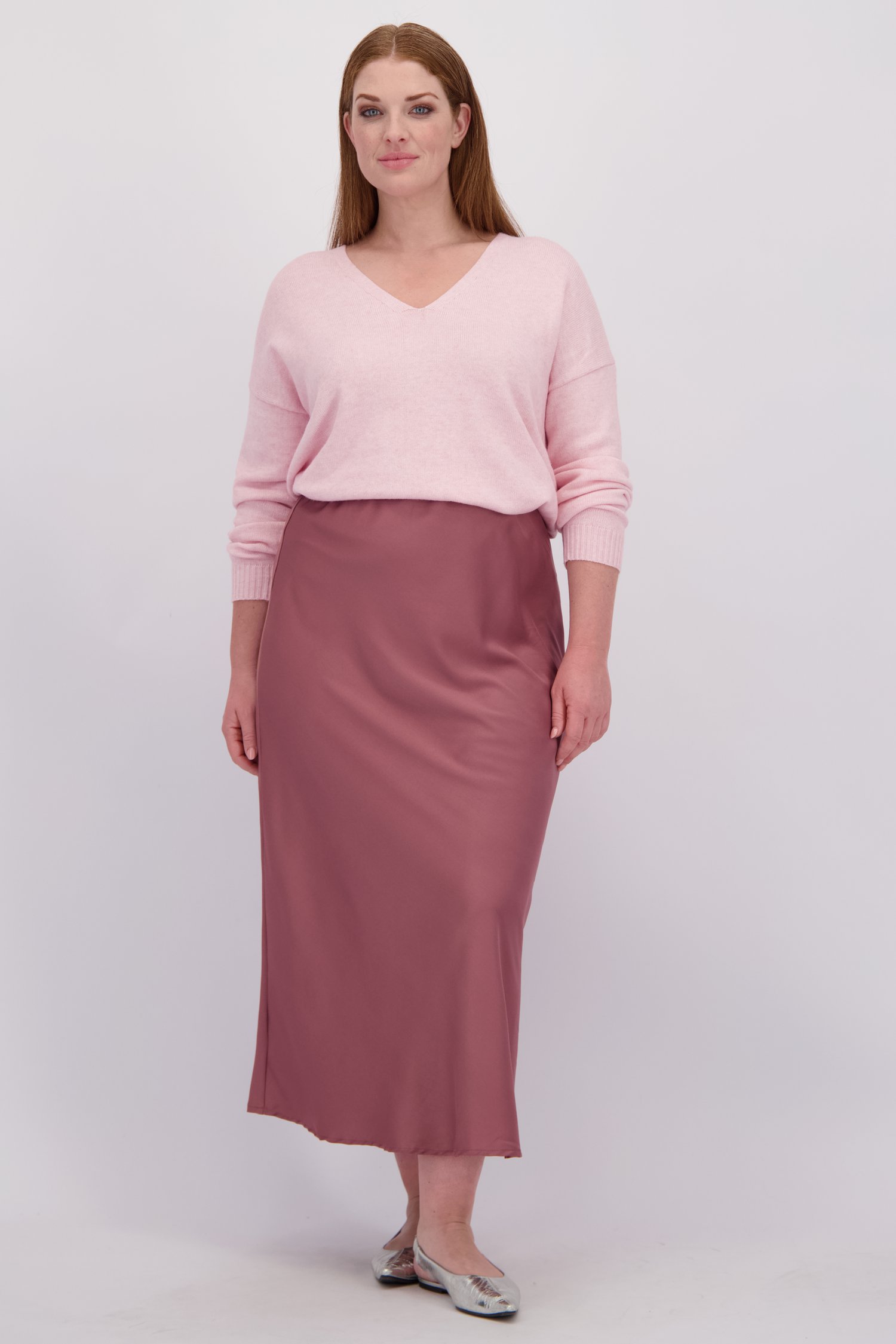 Voorkant van Lange paarse rok met elastische tailleband door ONLY Carmakoma voor Dames