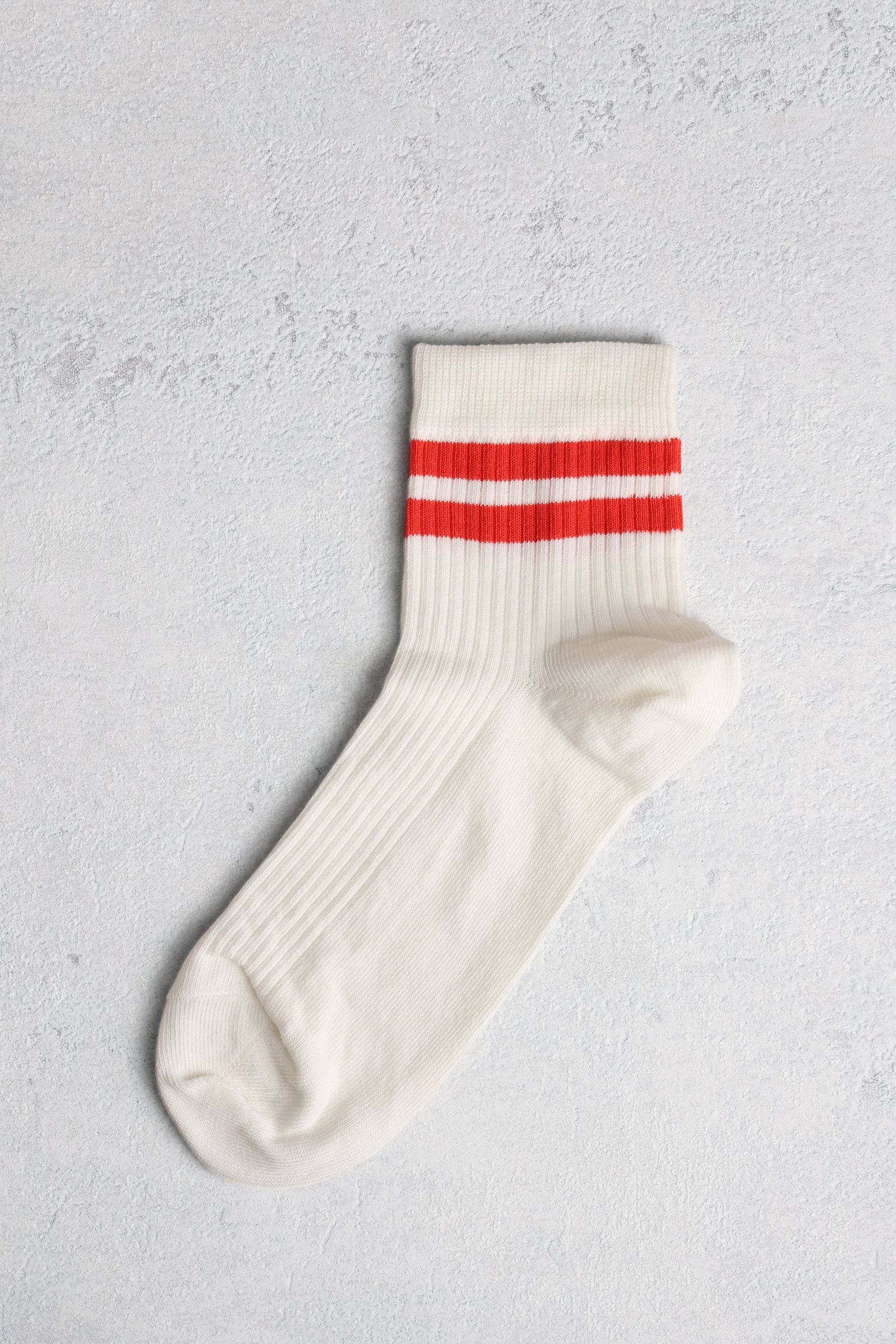 Larges chaussettes blanches avec rayure rouge de MP Denmark pour Femmes