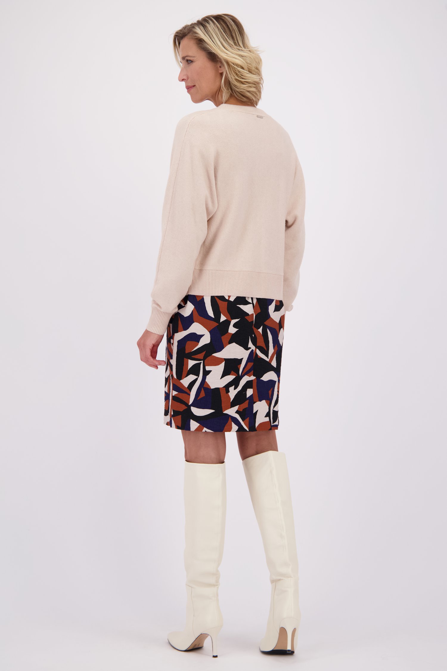 Achterkant van Lichtbeige cardigan door Claude Arielle voor Dames