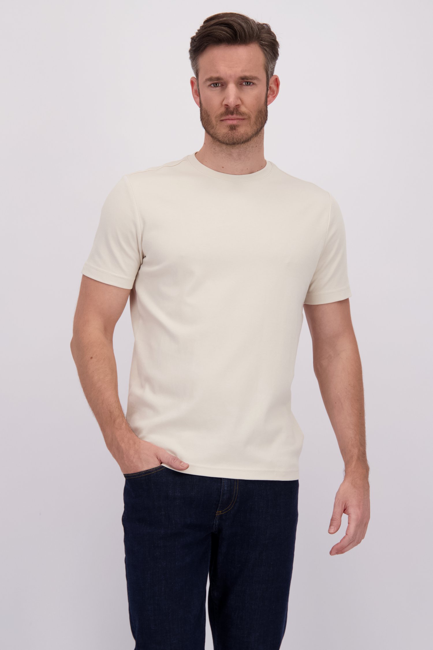 Voorkant van Lichtbeige T-shirt met ronde hals  door Upper East voor Heren