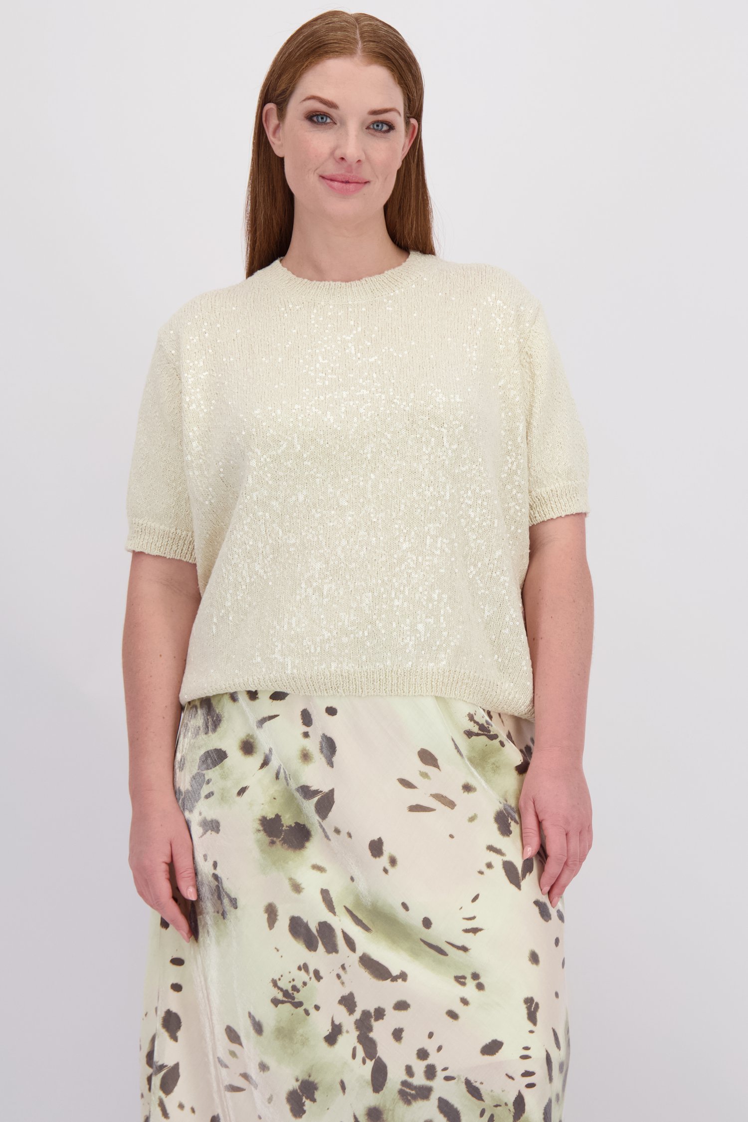 Voorkant van Lichtbeige truitje met pailletten door Yest Curve voor Dames