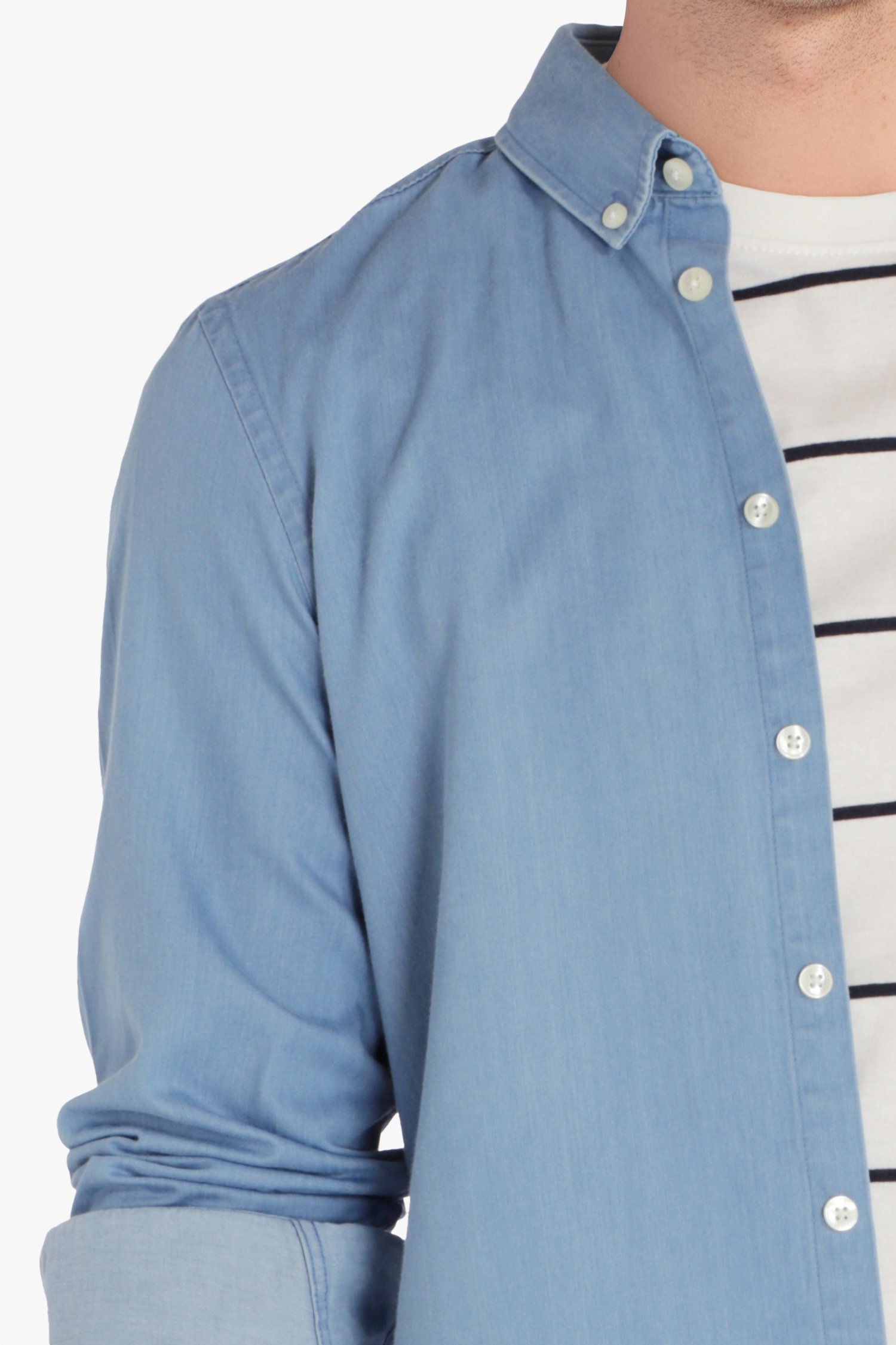 Lichtblauw hemd met ecru knopen van Casual Friday voor Heren