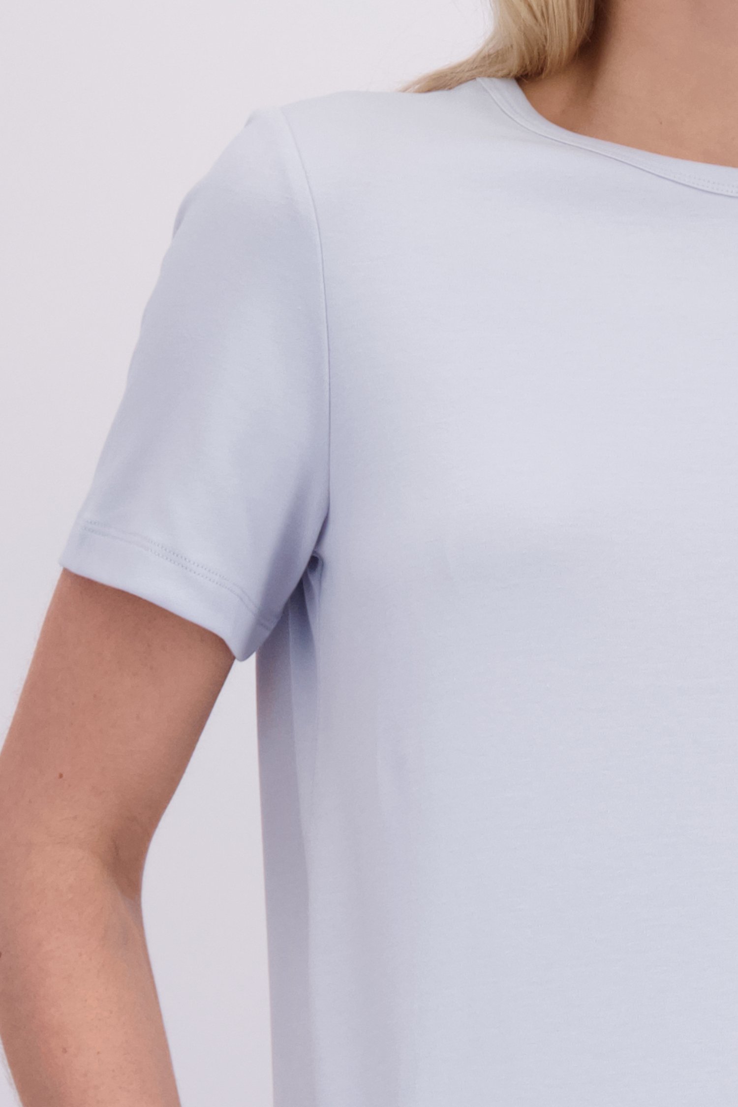 Detail van Lichtblauw T-shirt met ronde hals door Liberty Island voor Dames