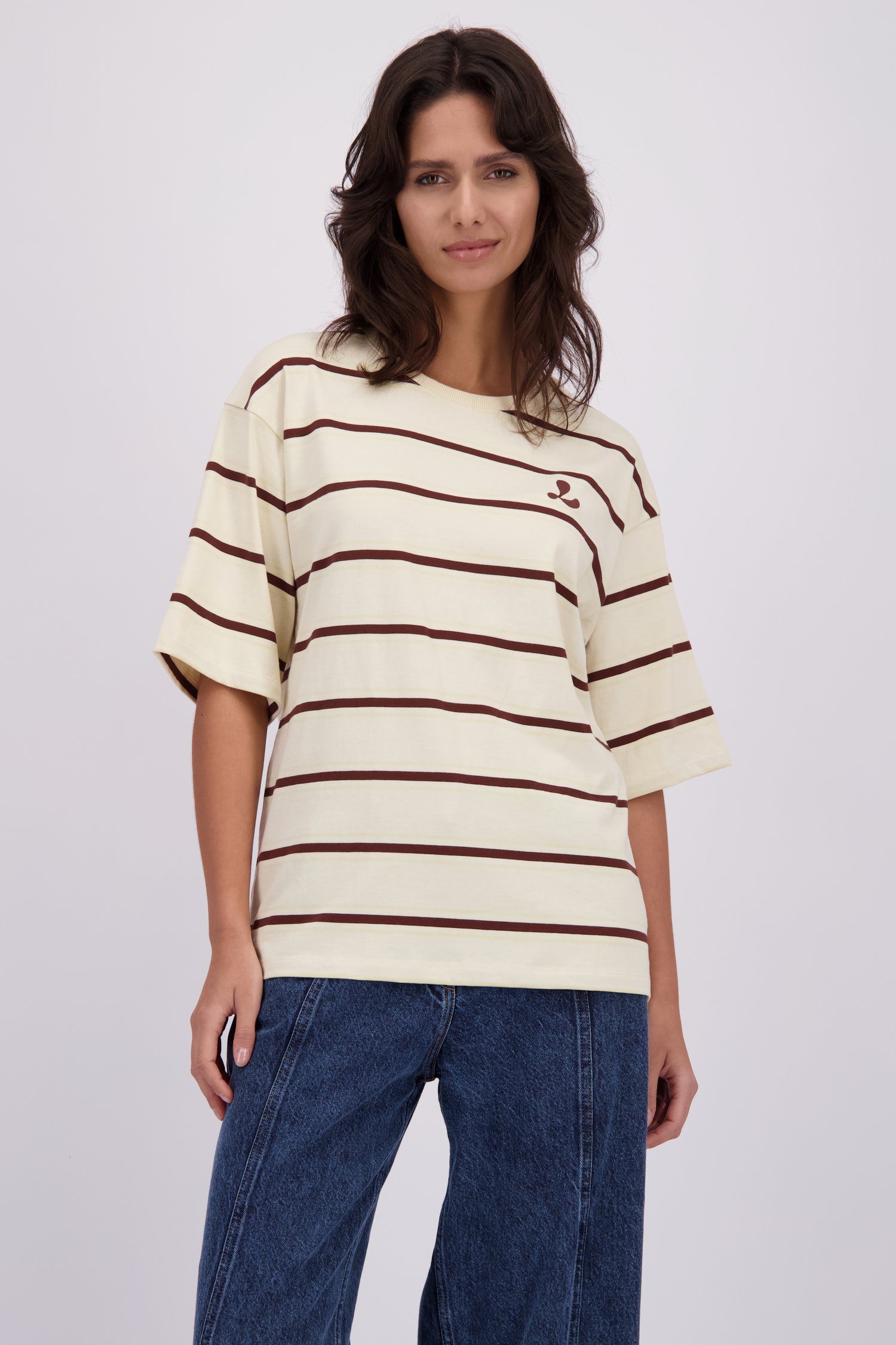 Voorkant van Lichtgeel T-shirt met bruine strepen door Louise voor Dames