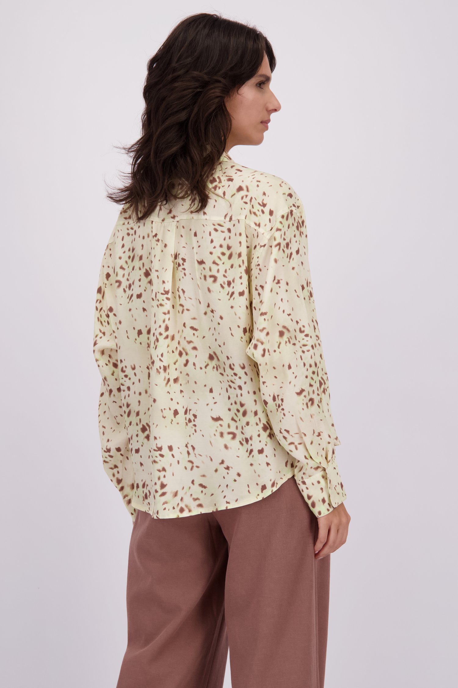 Achterkant van Lichtgele blouse met print door Louise voor Dames