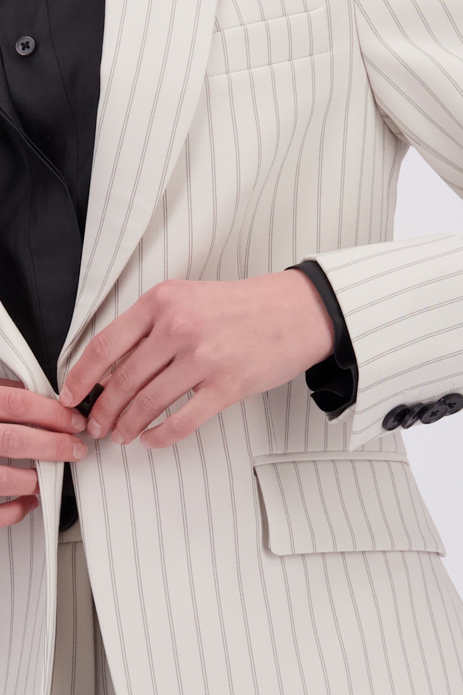 Detail van Lichtgrijze gestreepte blazer door D'Auvry voor Dames