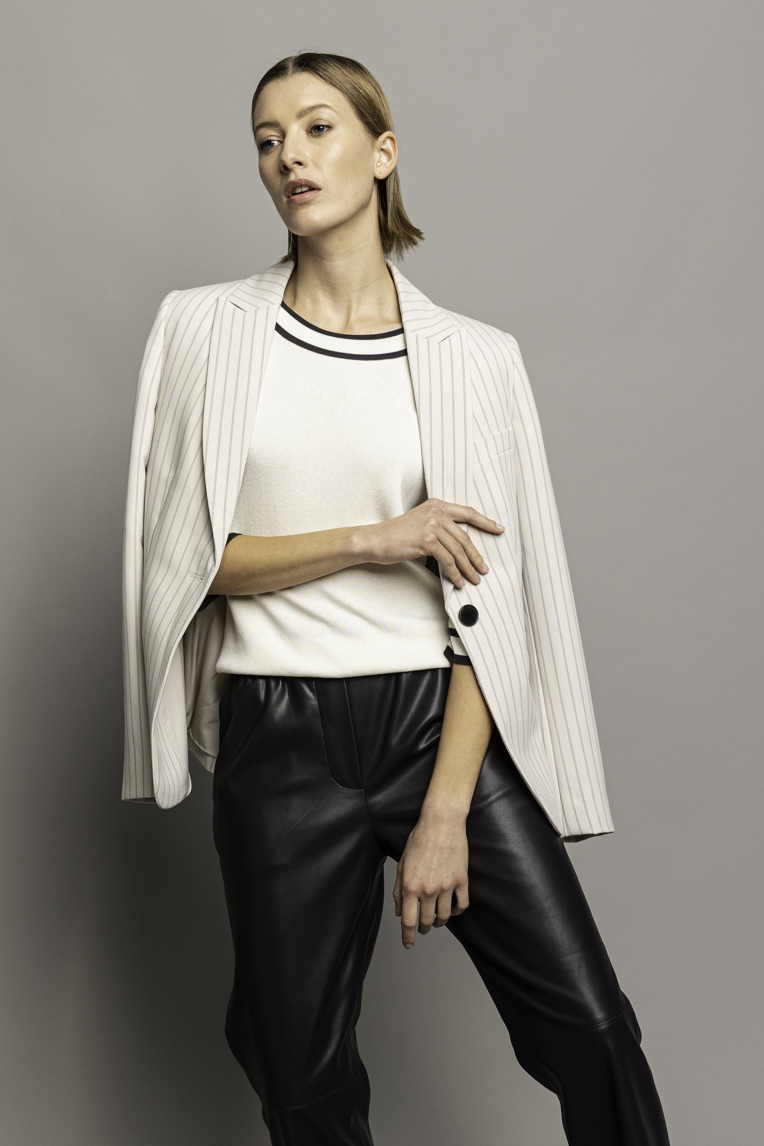 Extra foto 5 van Lichtgrijze gestreepte blazer door D'Auvry voor Dames