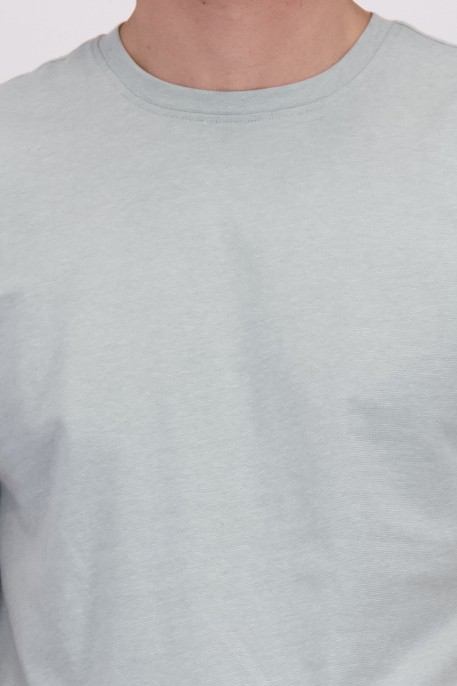 Detail van Lichtgroen gestreept T-shirt  door Ravøtt voor Heren