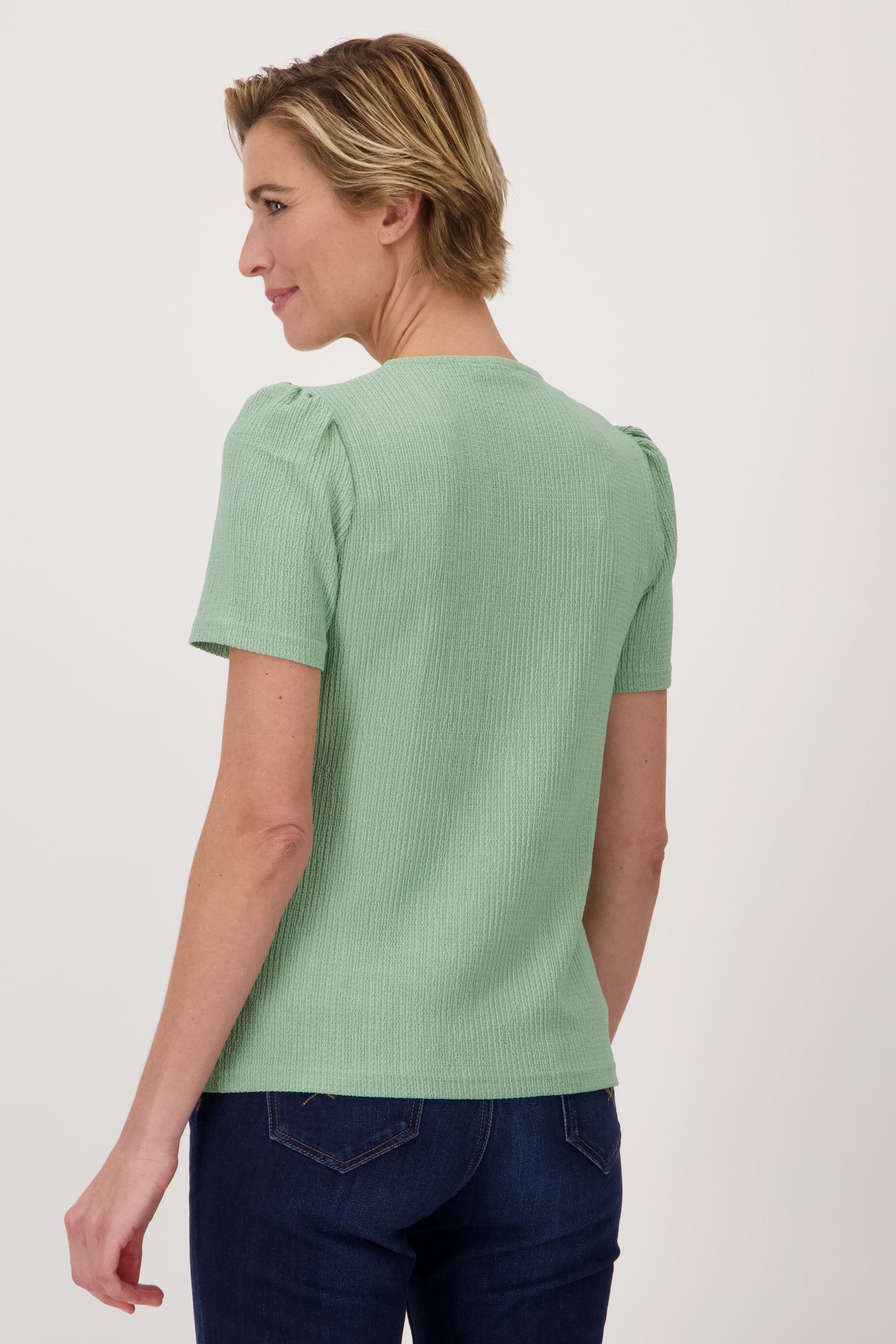 Lichtgroen T-shirt met gewafelde structuur van Claude Arielle voor Dames