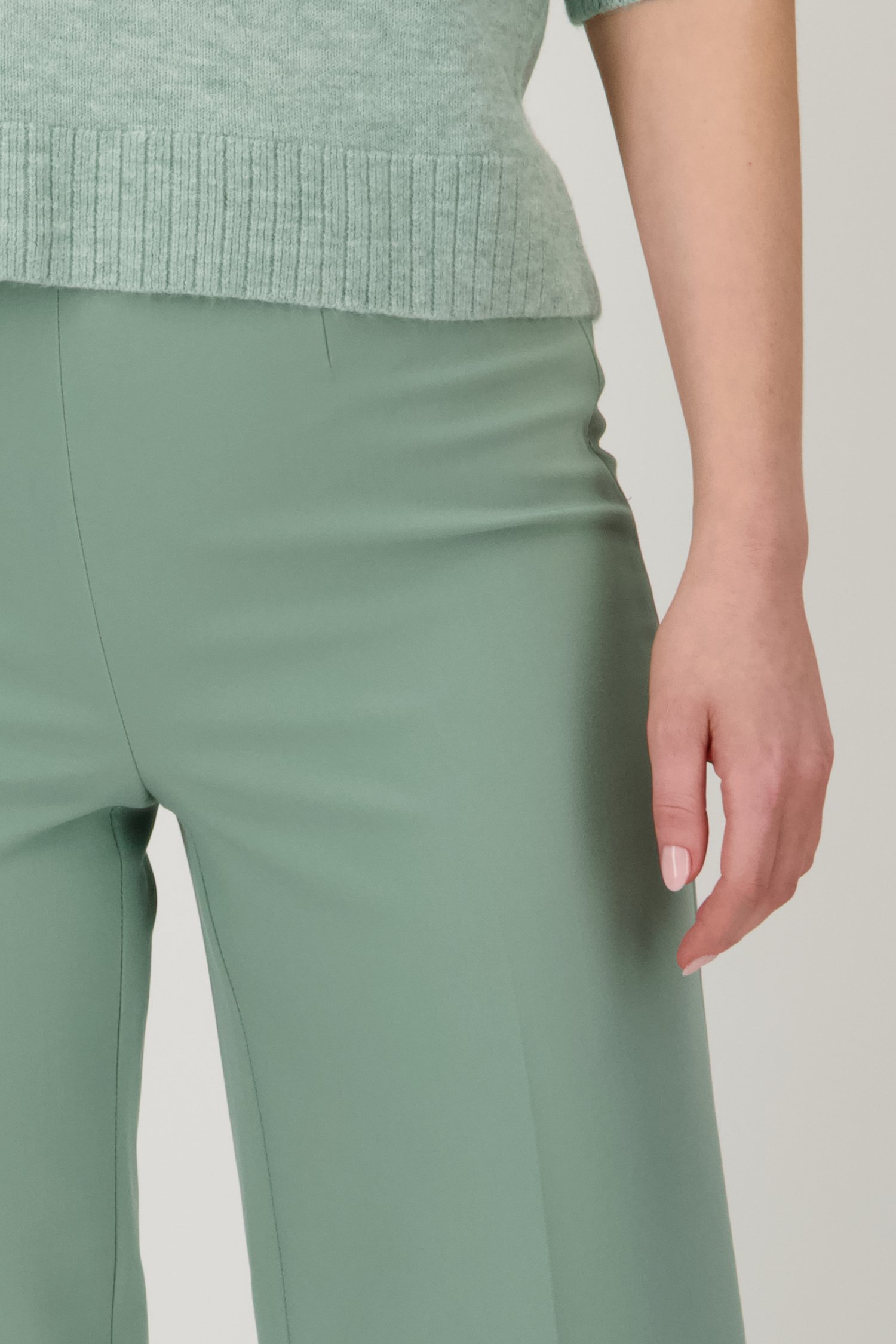 Detail van Lichtgroene 7/8 broek door Libelle voor Dames