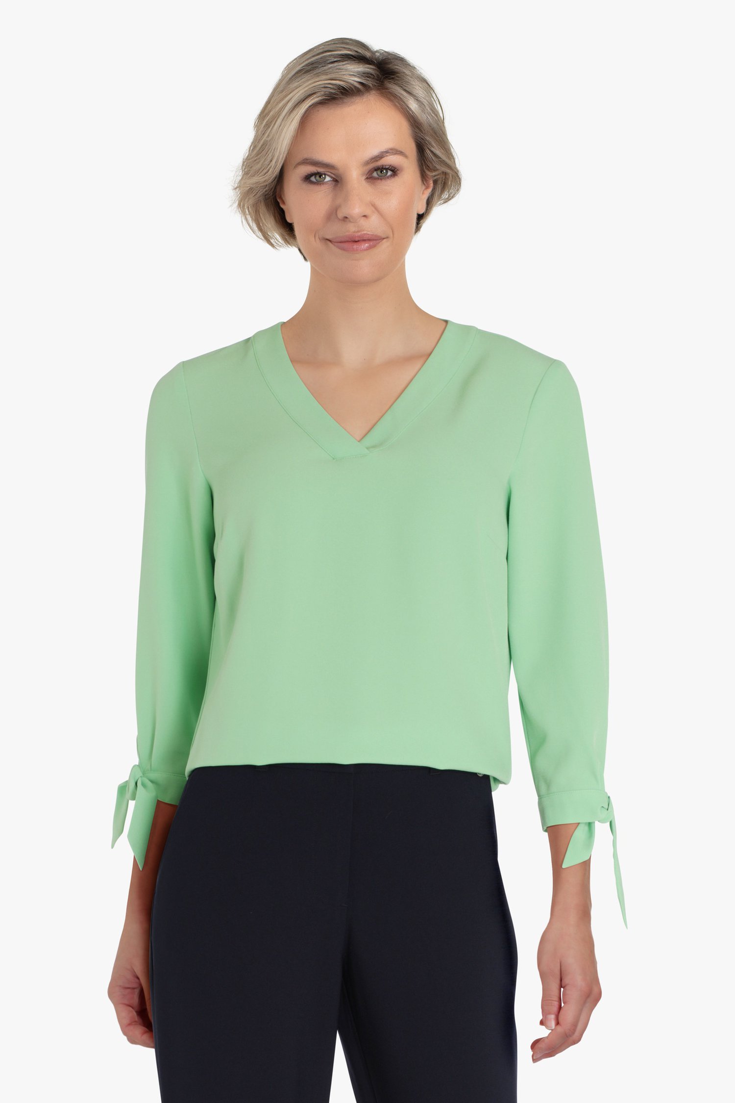 Verplicht dorst Knop Lichtgroene blouse met V-hals van Claude Arielle | 5989849 | e5