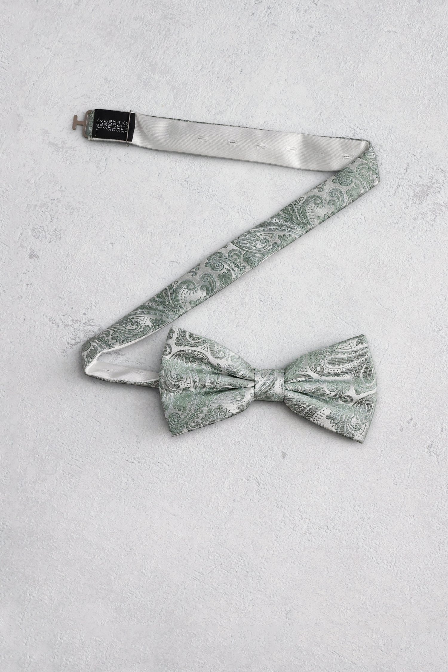 Voorkant van Lichtgroene strik met paisleymotief door Liberty Island voor Heren