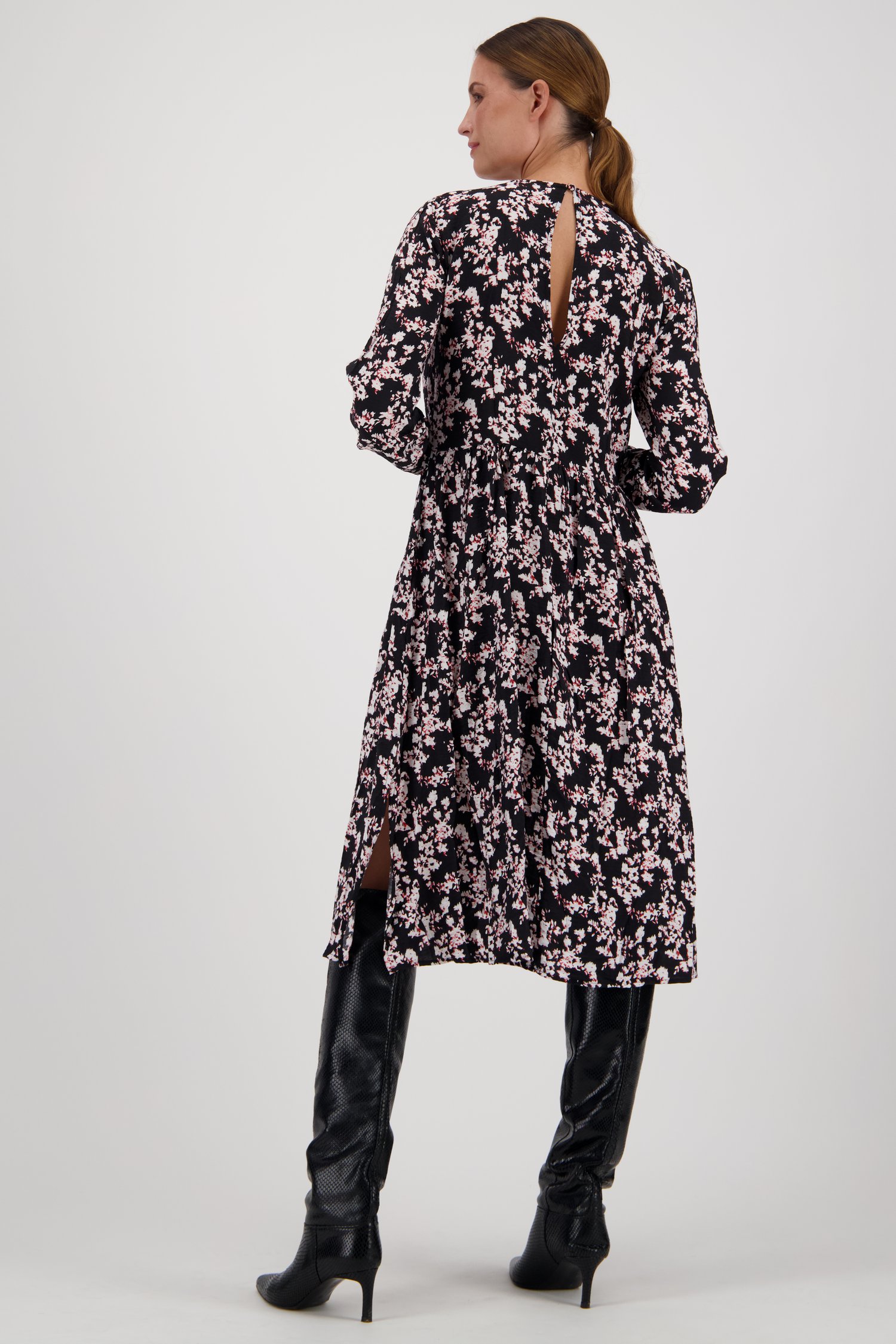 Longue robe noire à imprimé fin de JDY pour Femmes