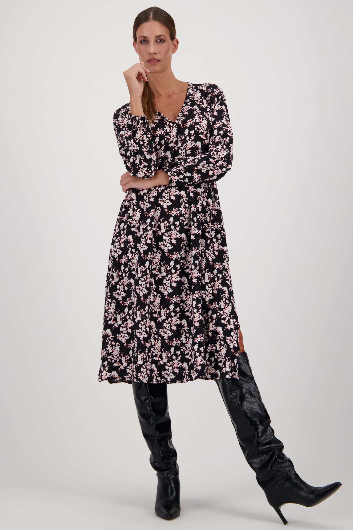 Longue robe noire à imprimé fin de JDY pour Femmes