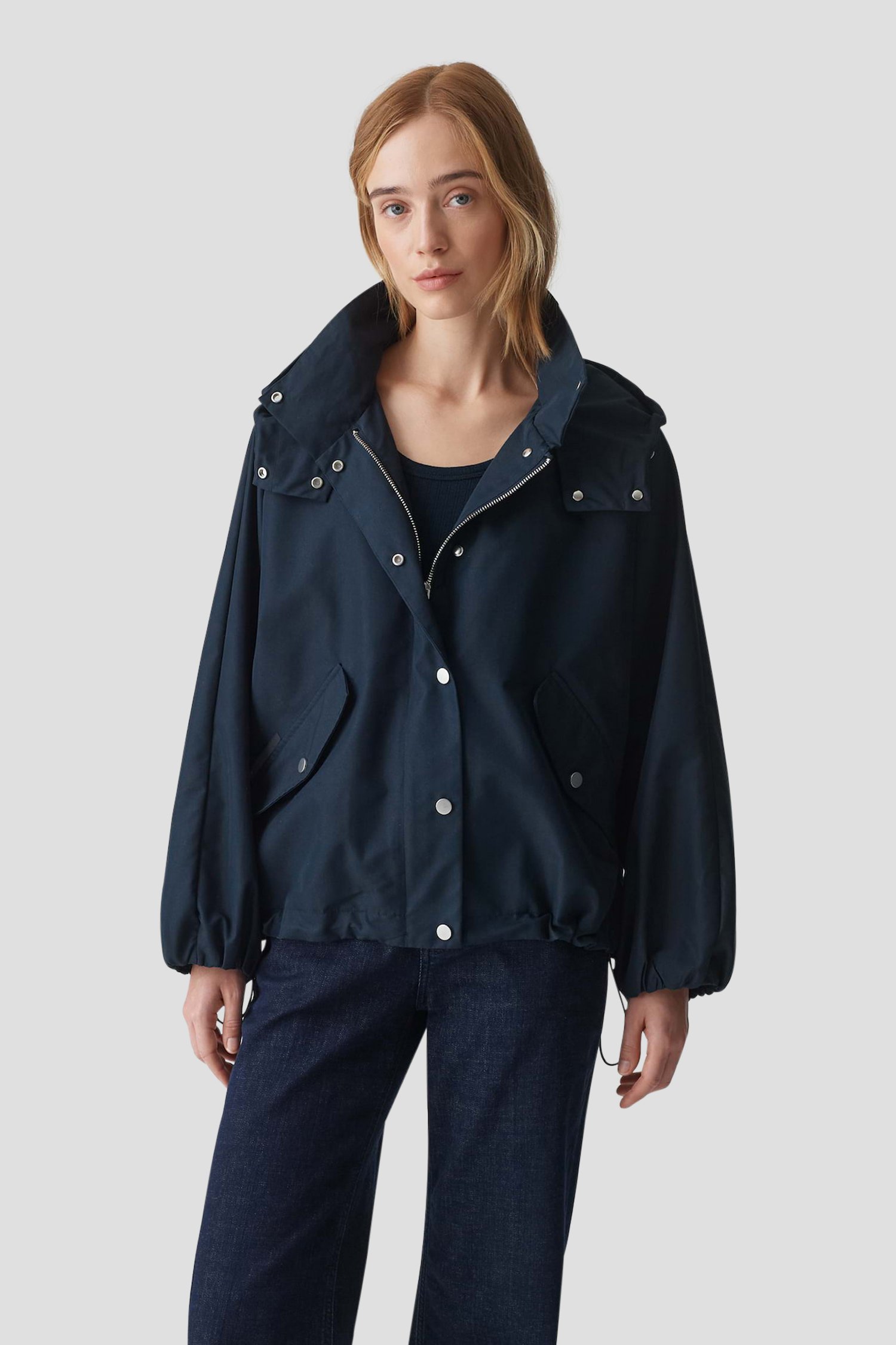Manteau bleu foncé avec capuche	 de Opus pour Femmes