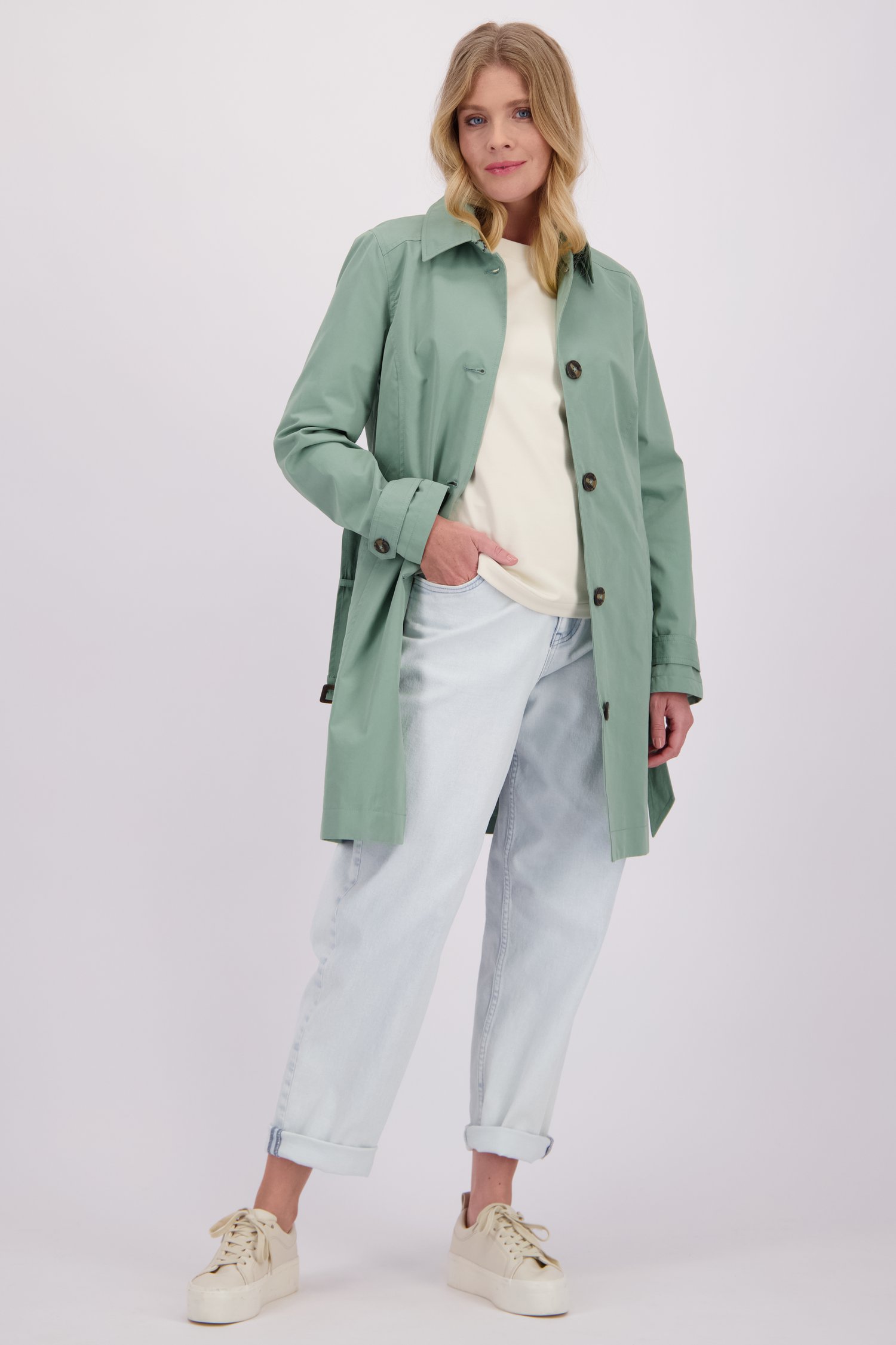 Le devant de Manteau demi-long gris-vert  de Libelle pour Femmes