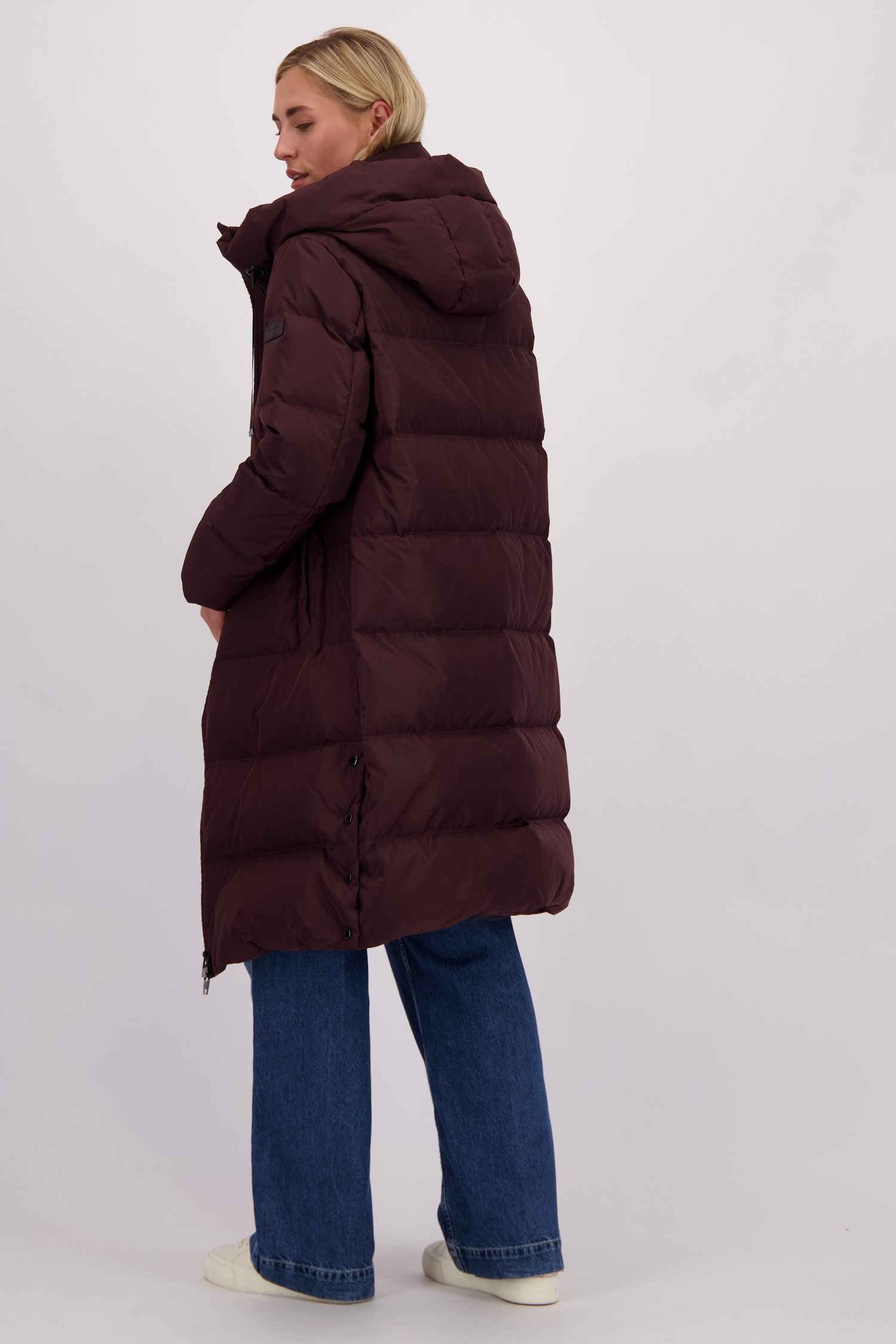 Le dos de Manteau matelassé bordeaux mi-long de Rock and Blue pour Femmes