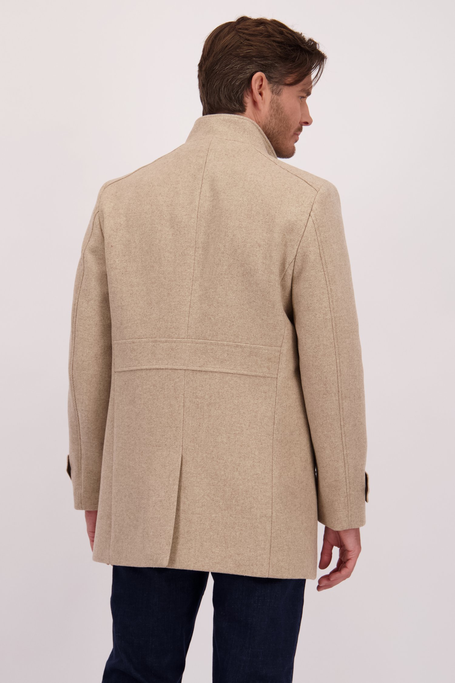 Le dos de Manteau mi-long marron clair de Upper East pour Hommes