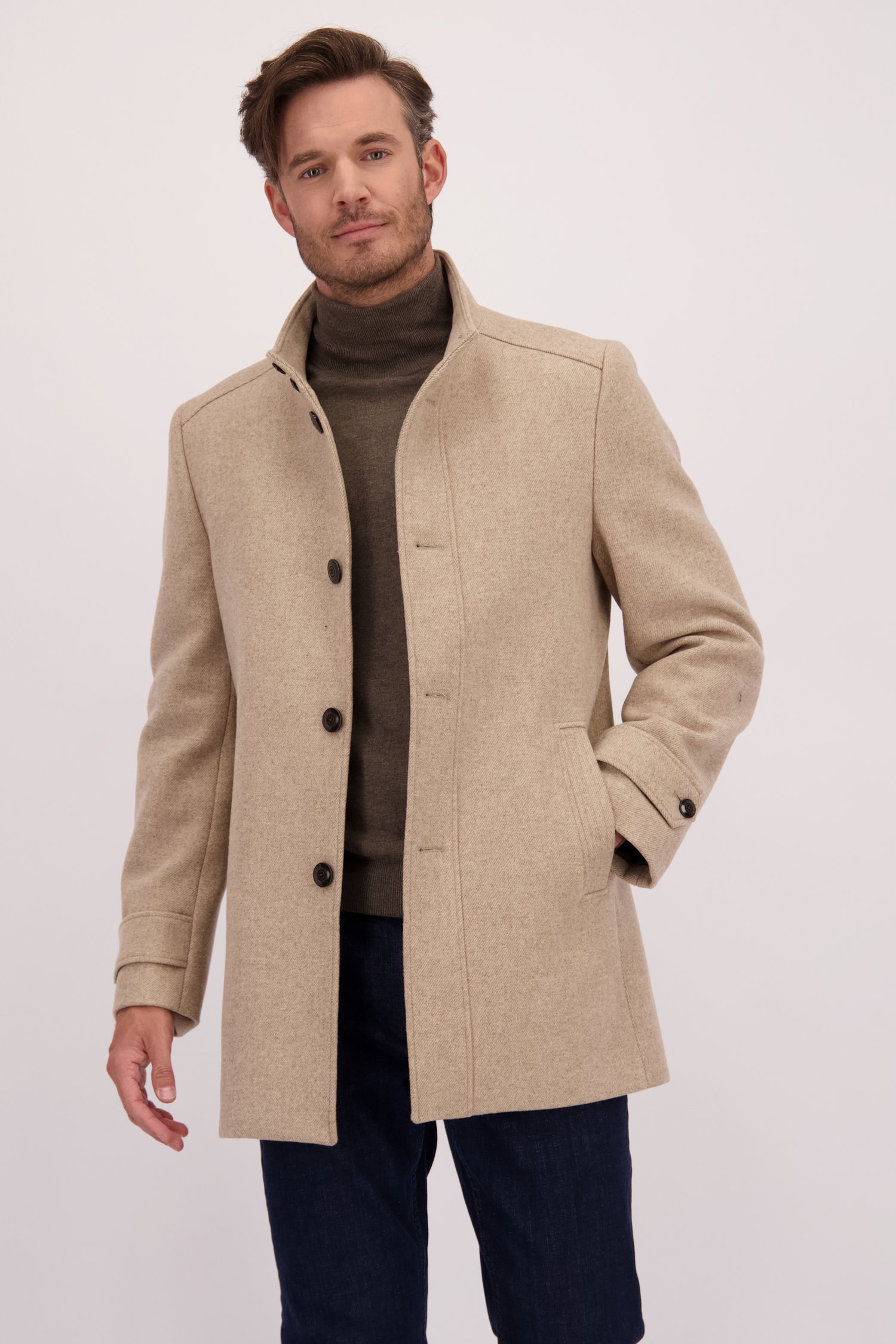 Le devant de Manteau mi-long marron clair de Upper East pour Hommes