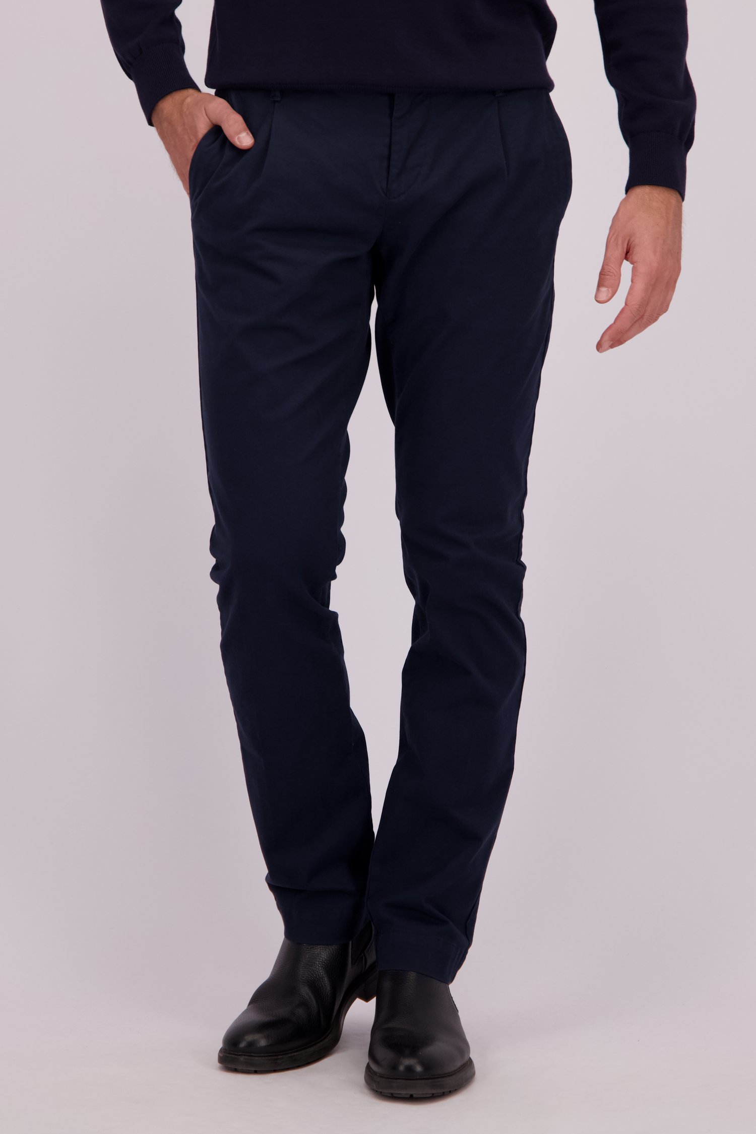 Voorkant van Navy chino door Upper East voor Heren